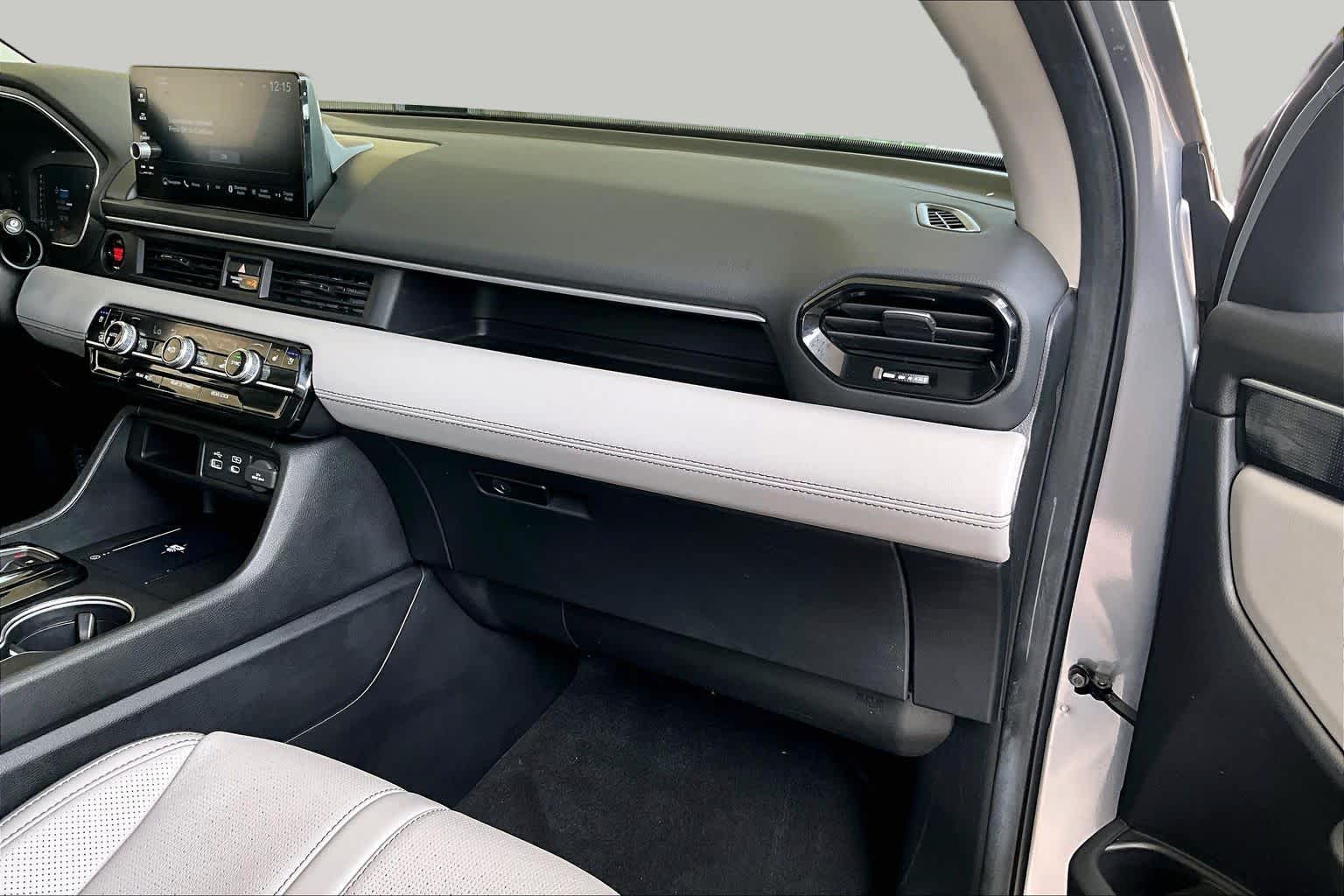 2025 Honda Pilot Elite Lunar Silver Metallic at Honda of Clear Lake