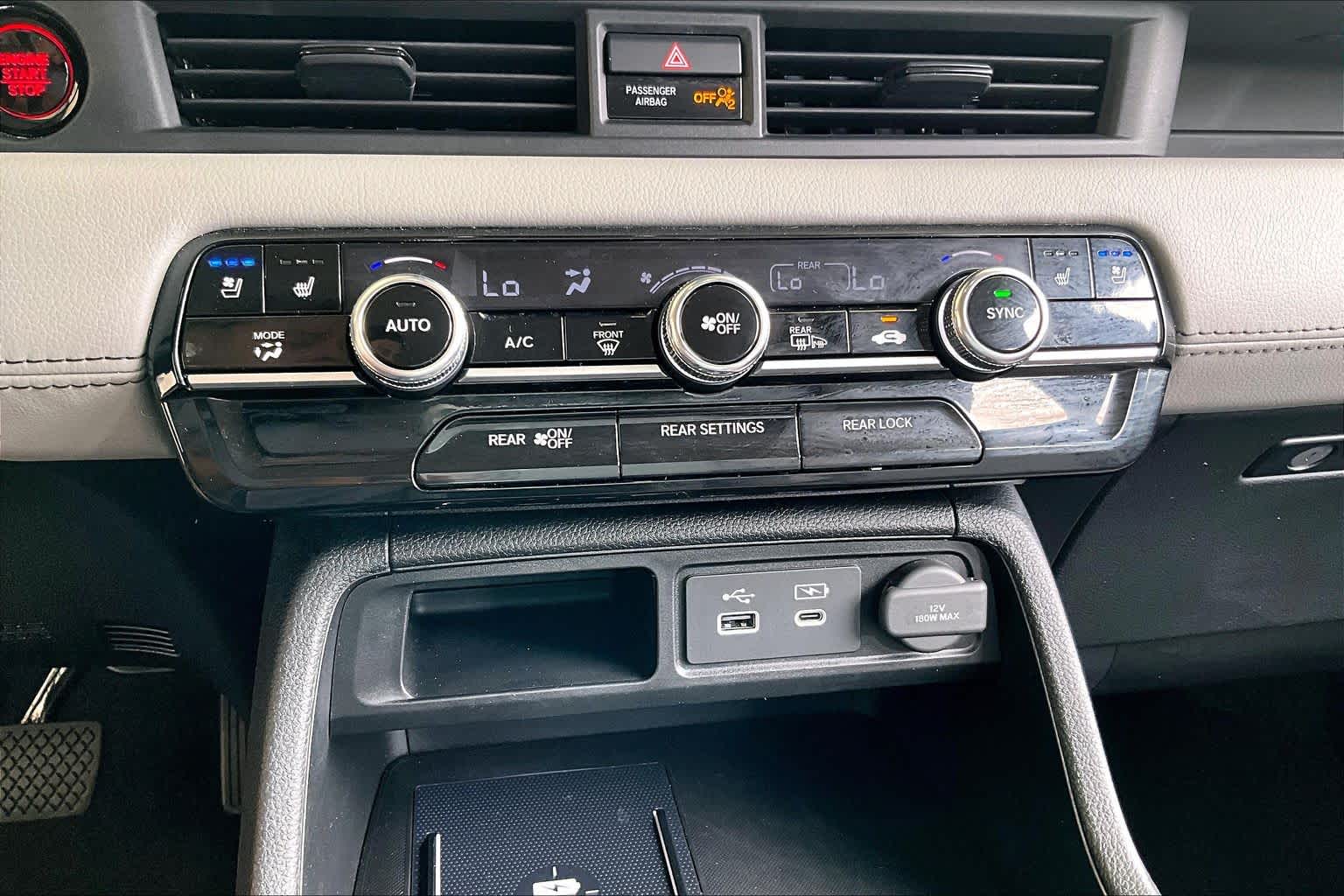 2025 Honda Pilot Elite Lunar Silver Metallic at Honda of Clear Lake
