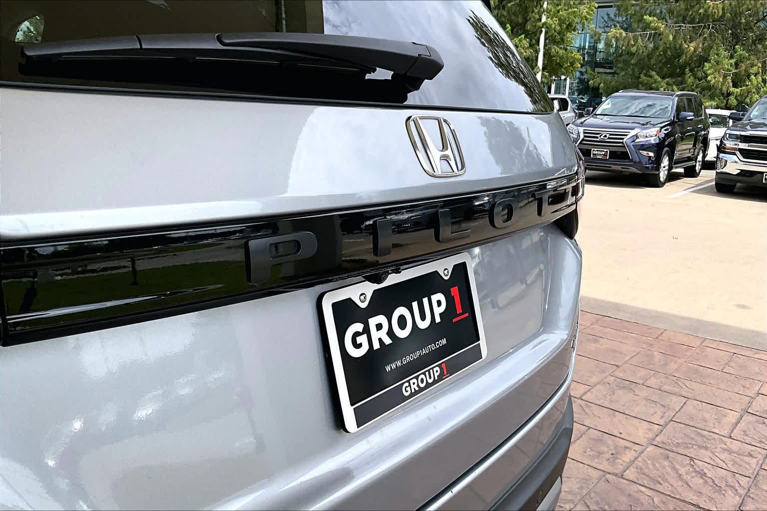 2025 Honda Pilot Elite Lunar Silver Metallic at Honda of Clear Lake