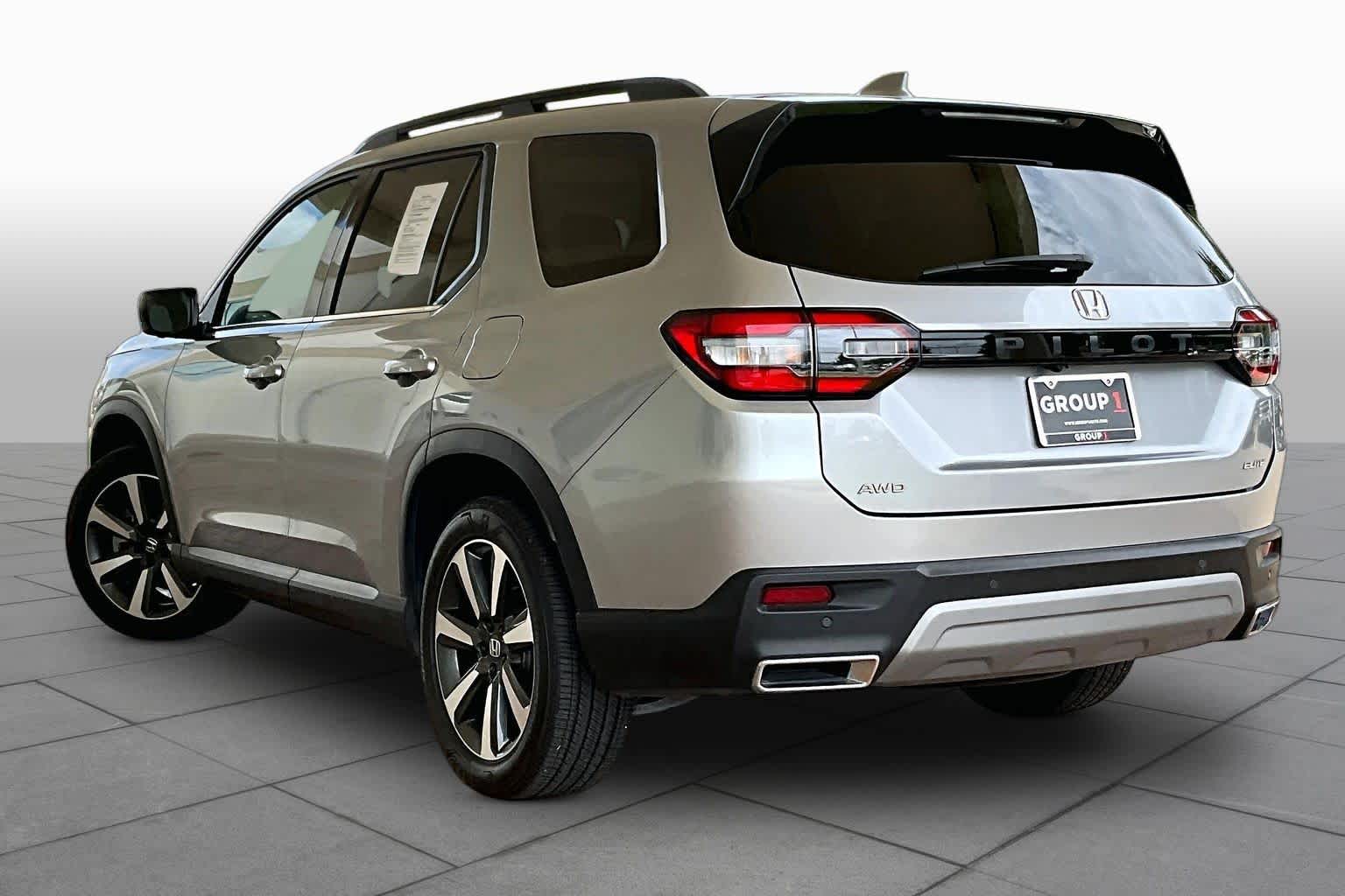 2025 Honda Pilot Elite Lunar Silver Metallic at Honda of Clear Lake