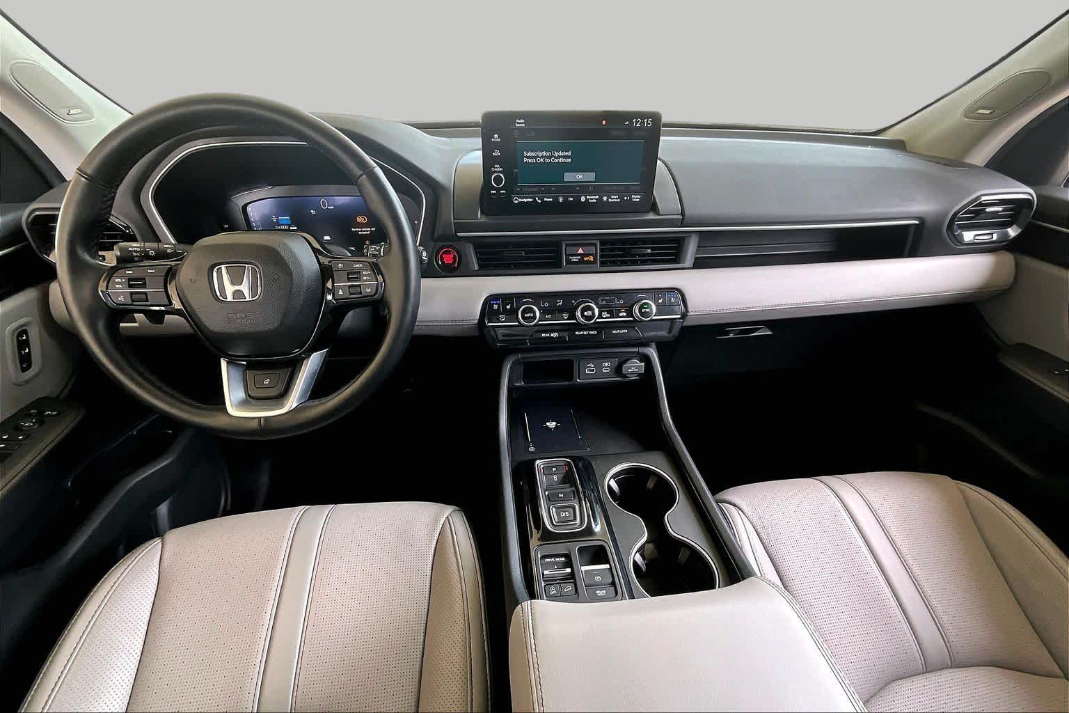 2025 Honda Pilot Elite Lunar Silver Metallic at Honda of Clear Lake