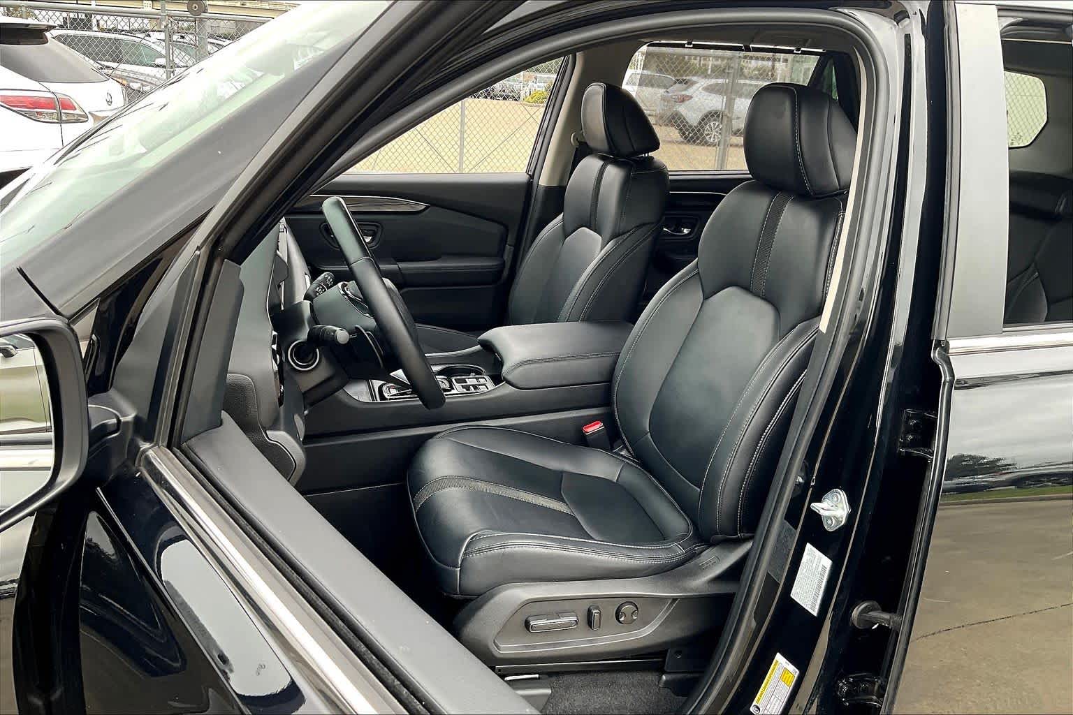 2023 Honda Pilot EX-L 8 Passenger Crystal Black Pearl at AutoNation USA Houston