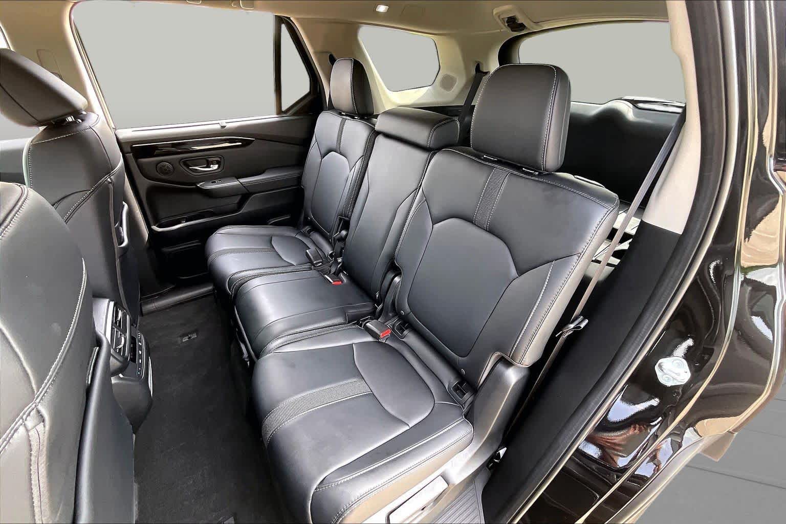 2023 Honda Pilot Touring Crystal Black Pearl at AutoNation USA Katy