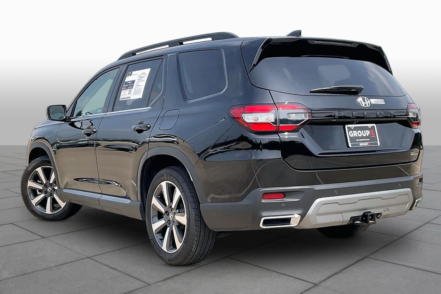 2023 Honda Pilot Touring Crystal Black Pearl at AutoNation USA Katy