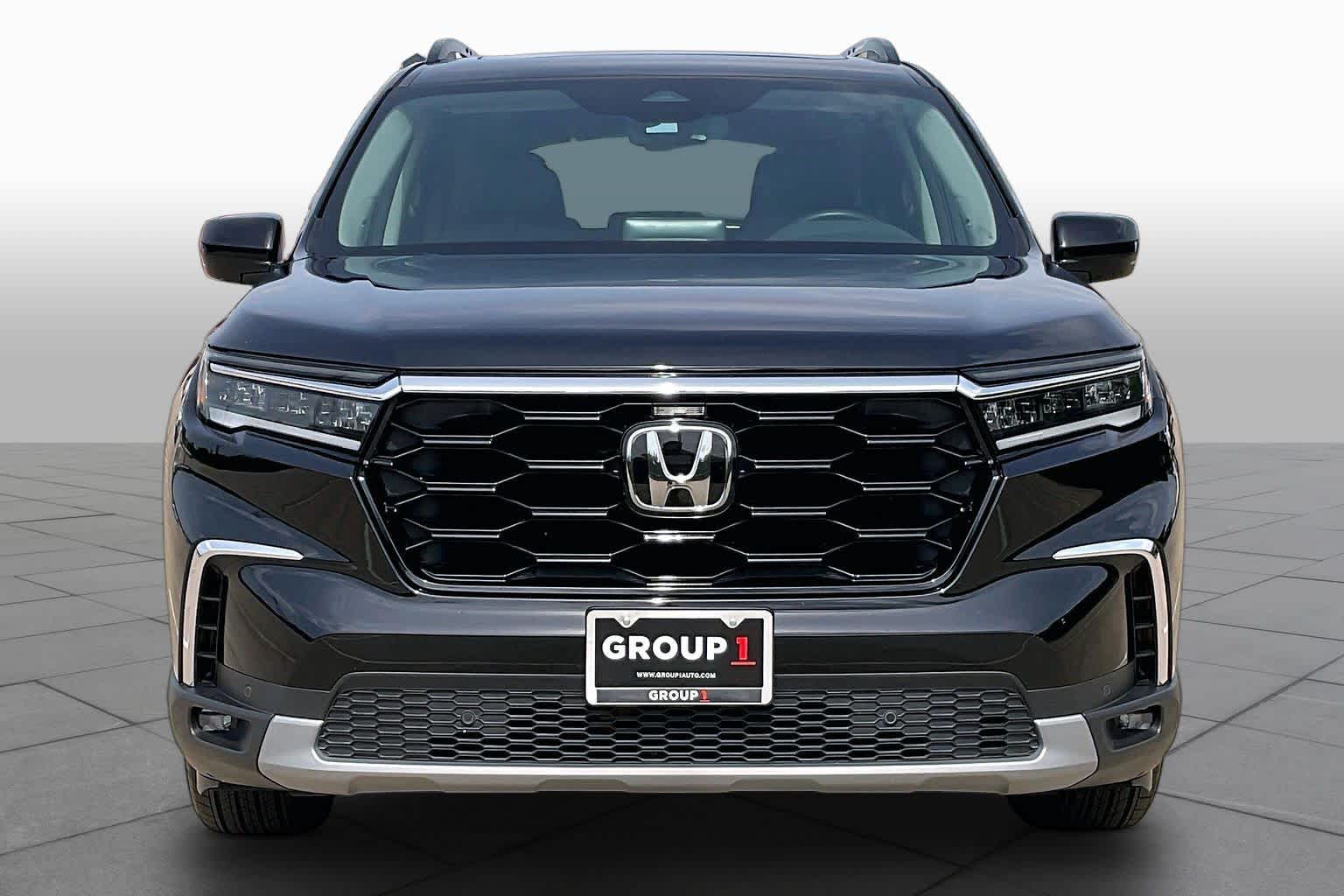 2023 Honda Pilot Touring Crystal Black Pearl at AutoNation USA Katy
