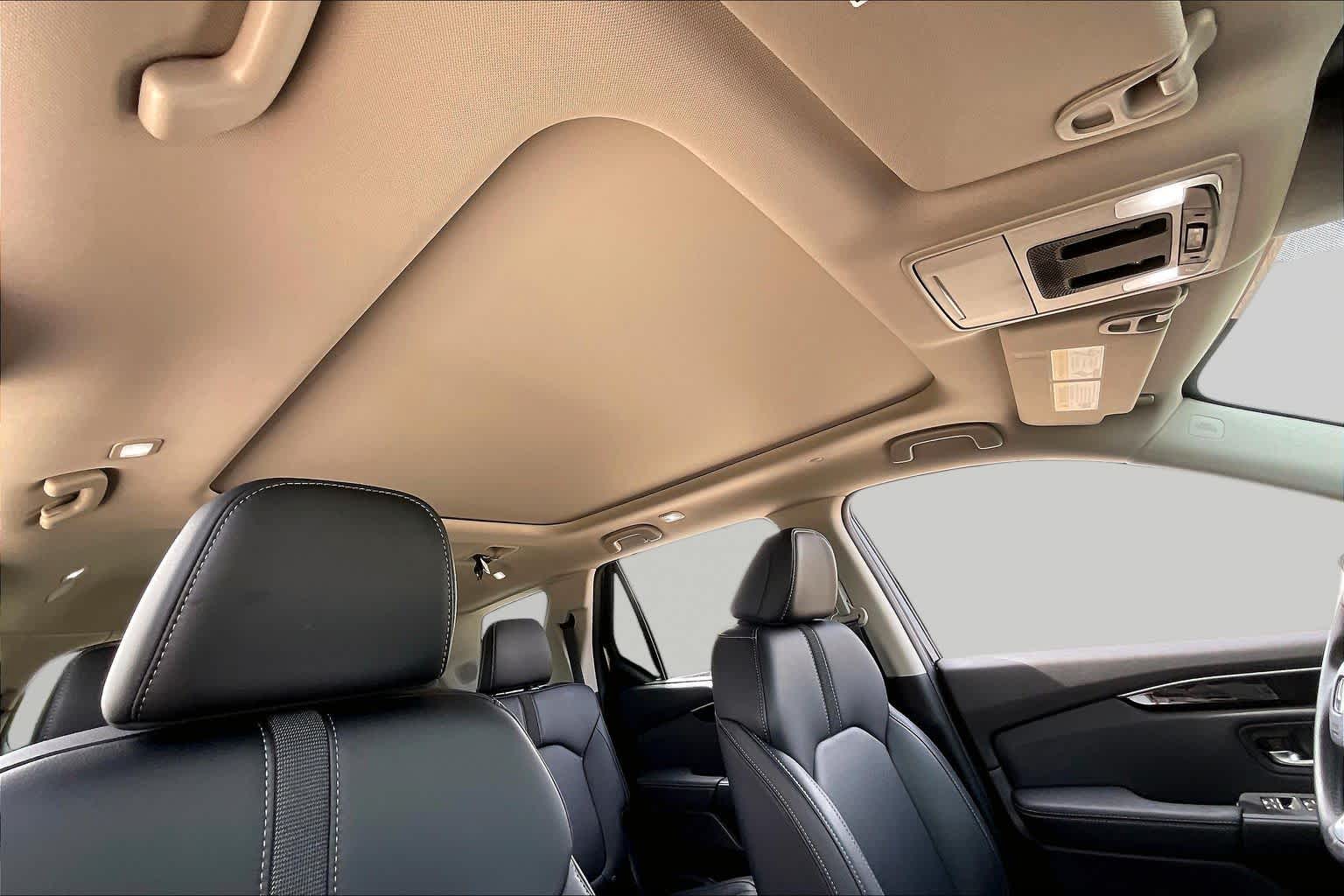2023 Honda Pilot Touring Crystal Black Pearl at AutoNation USA Katy