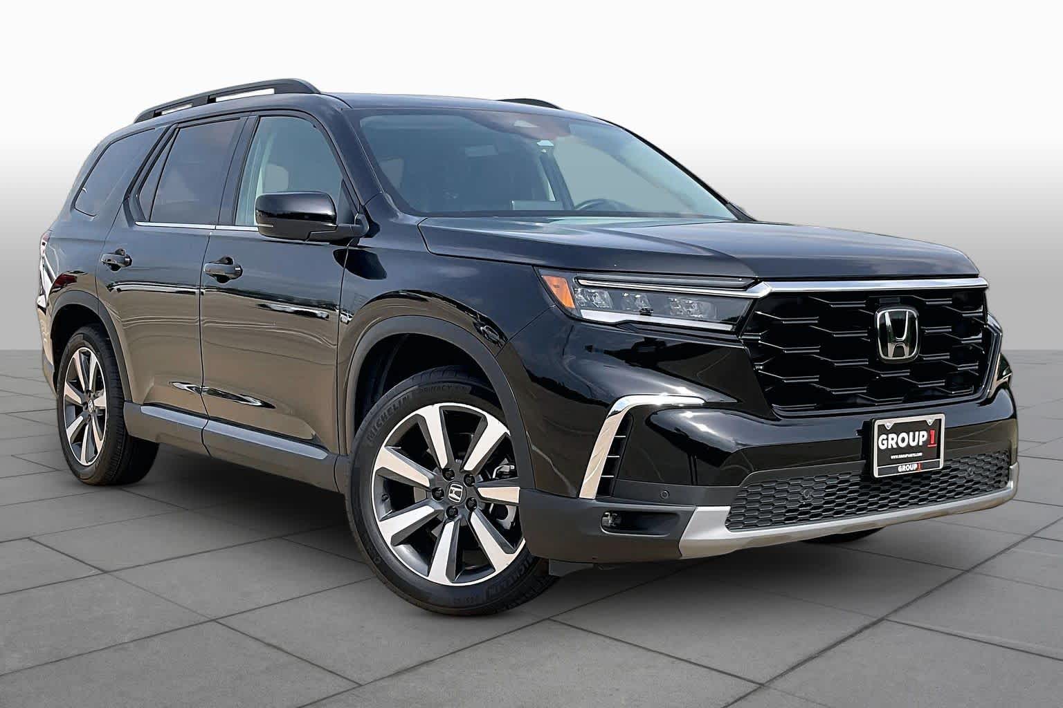 2023 Honda Pilot Touring Crystal Black Pearl at AutoNation USA Katy