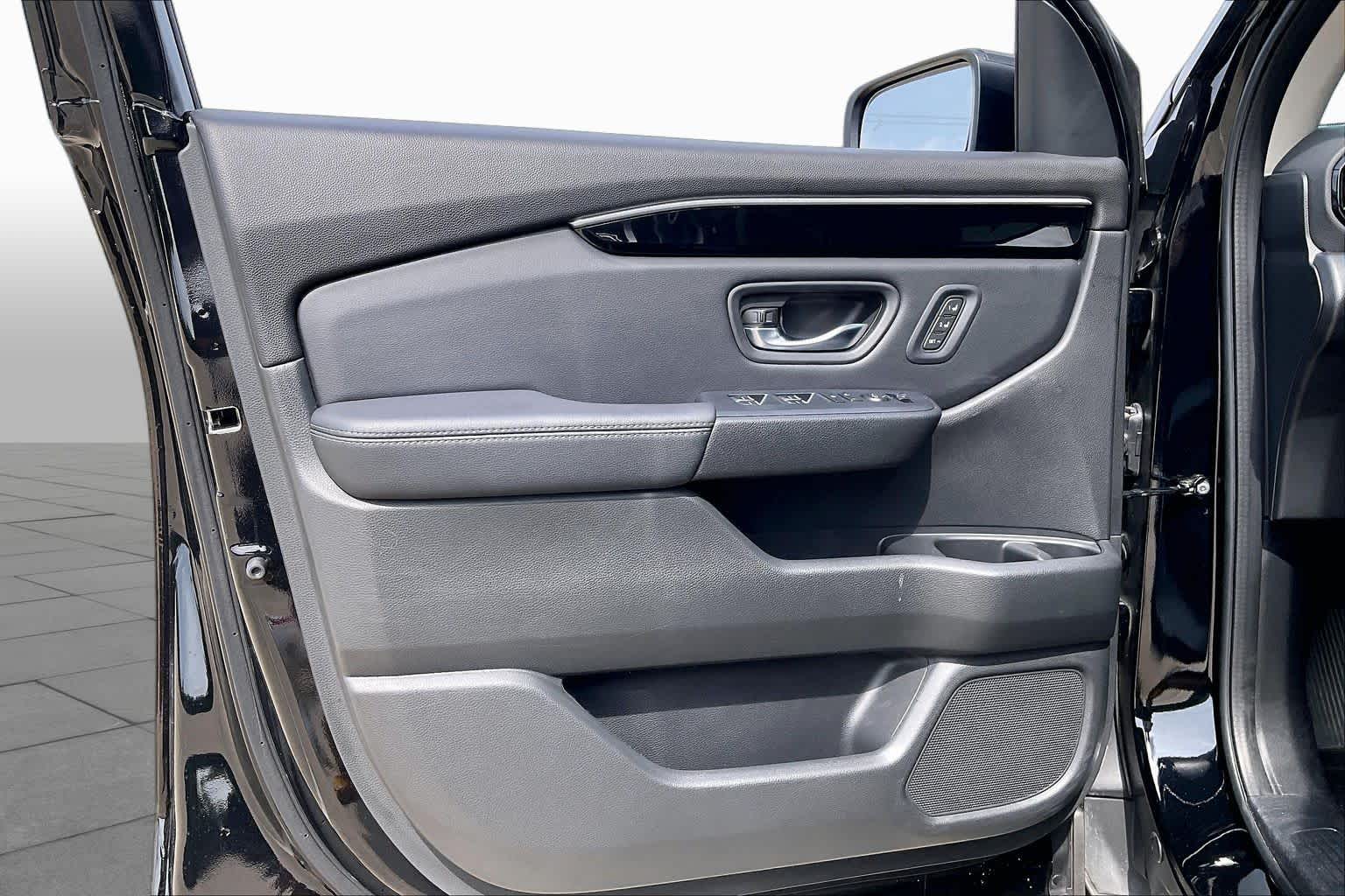 2023 Honda Pilot Touring Crystal Black Pearl at AutoNation USA Katy