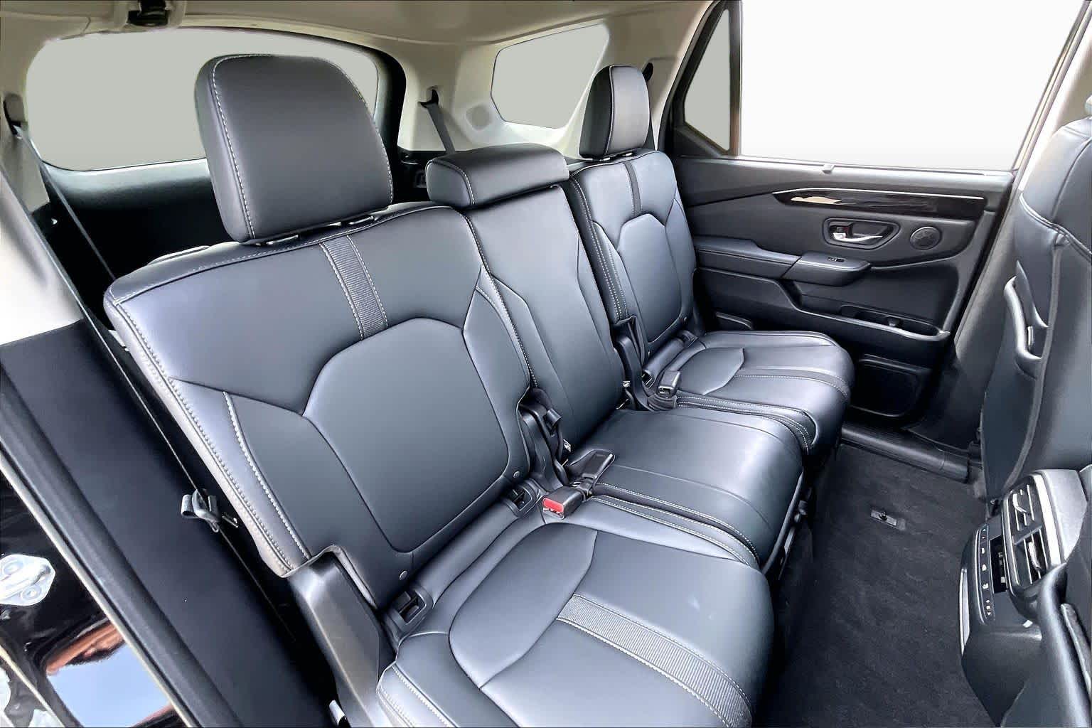 2023 Honda Pilot Touring Crystal Black Pearl at AutoNation USA Katy