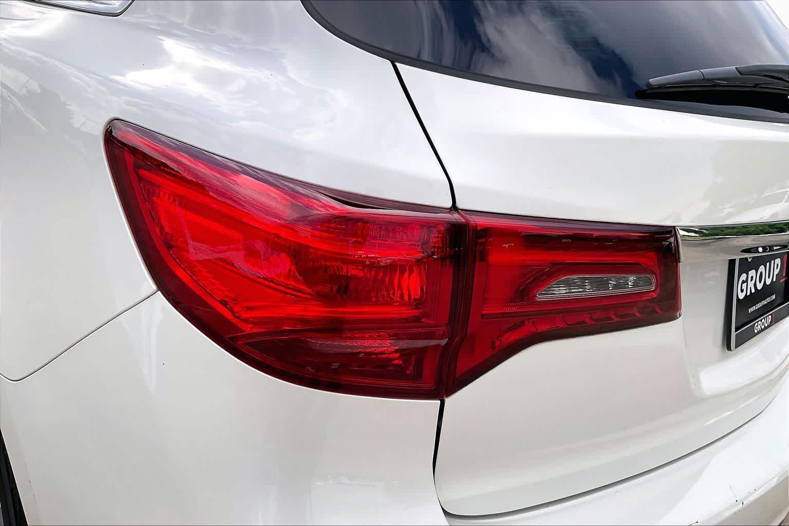 2017 Acura MDX w/Technology Pkg White Diamond Pearl at AutoNation USA Katy
