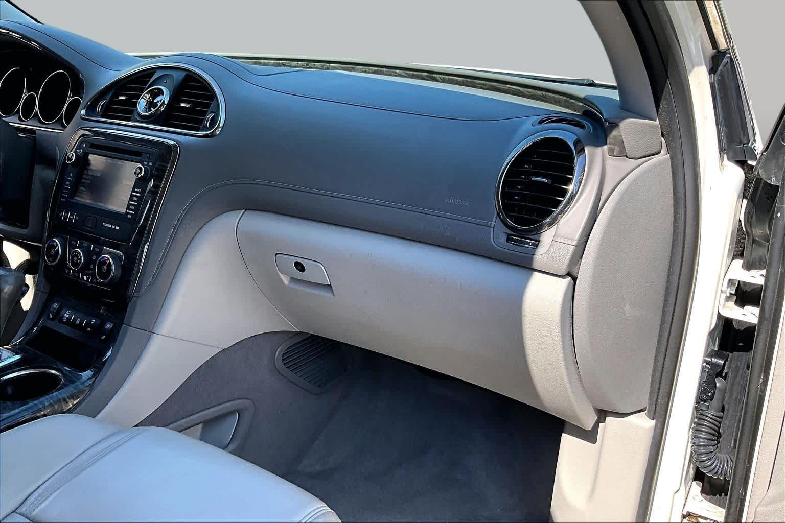 2013 Buick Enclave photo 17 of 35