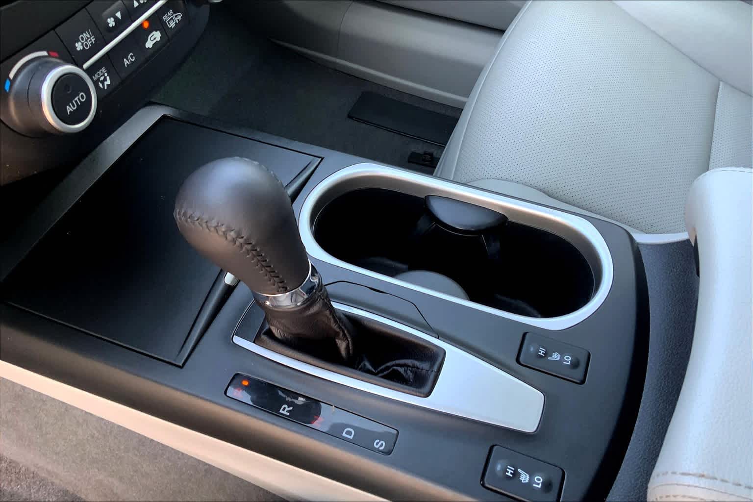 2017 Acura RDX w/Technology Pkg Lunar Silver Metallic at Sterling McCall Acura