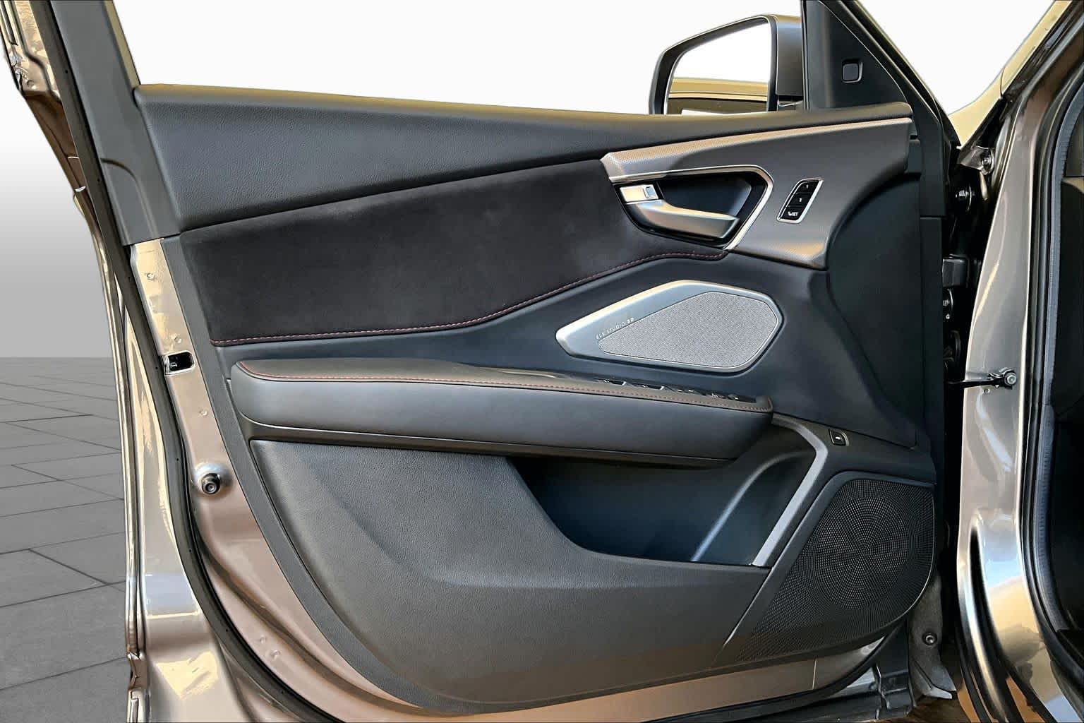 2025 Acura RDX photo 20 of 35