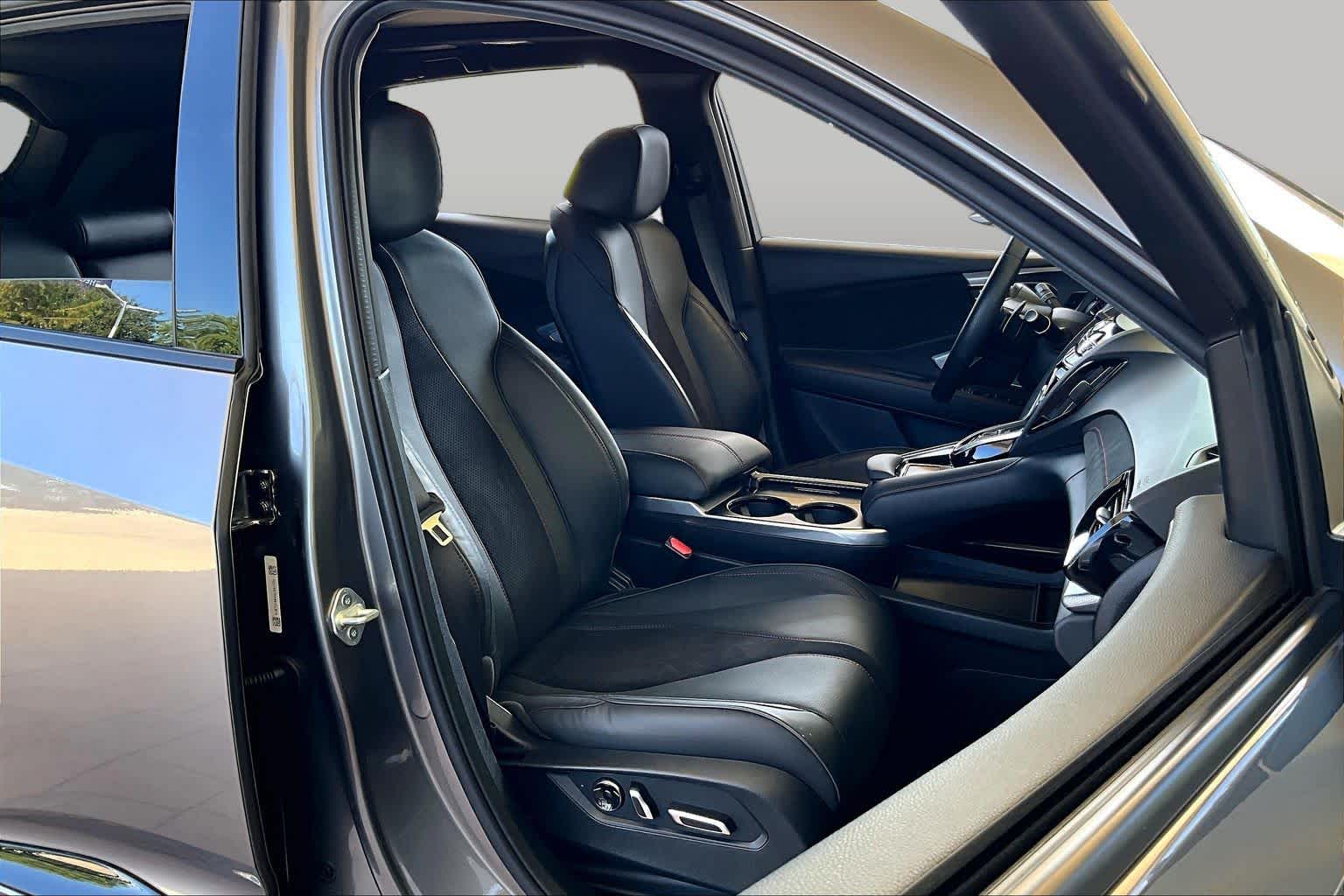2025 Acura RDX photo 8 of 35
