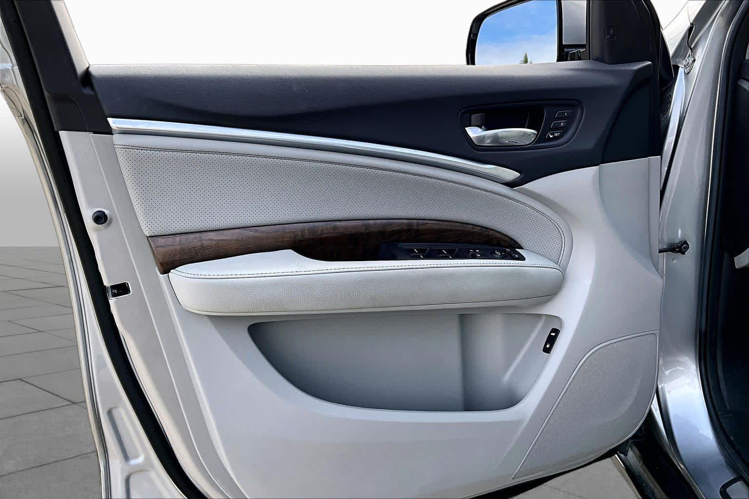 2020 Acura MDX photo 19 of 34