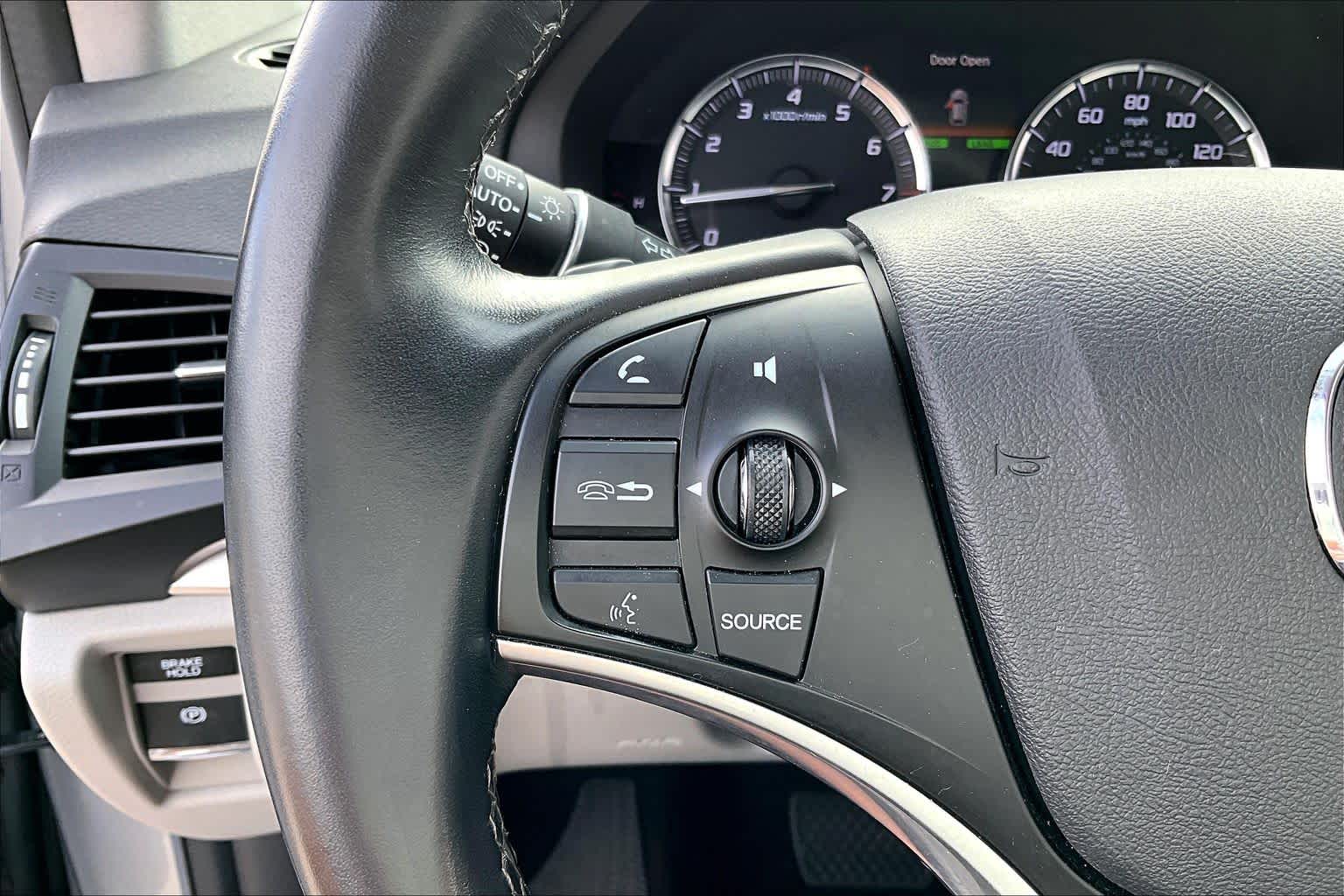 2020 Acura MDX photo 21 of 34