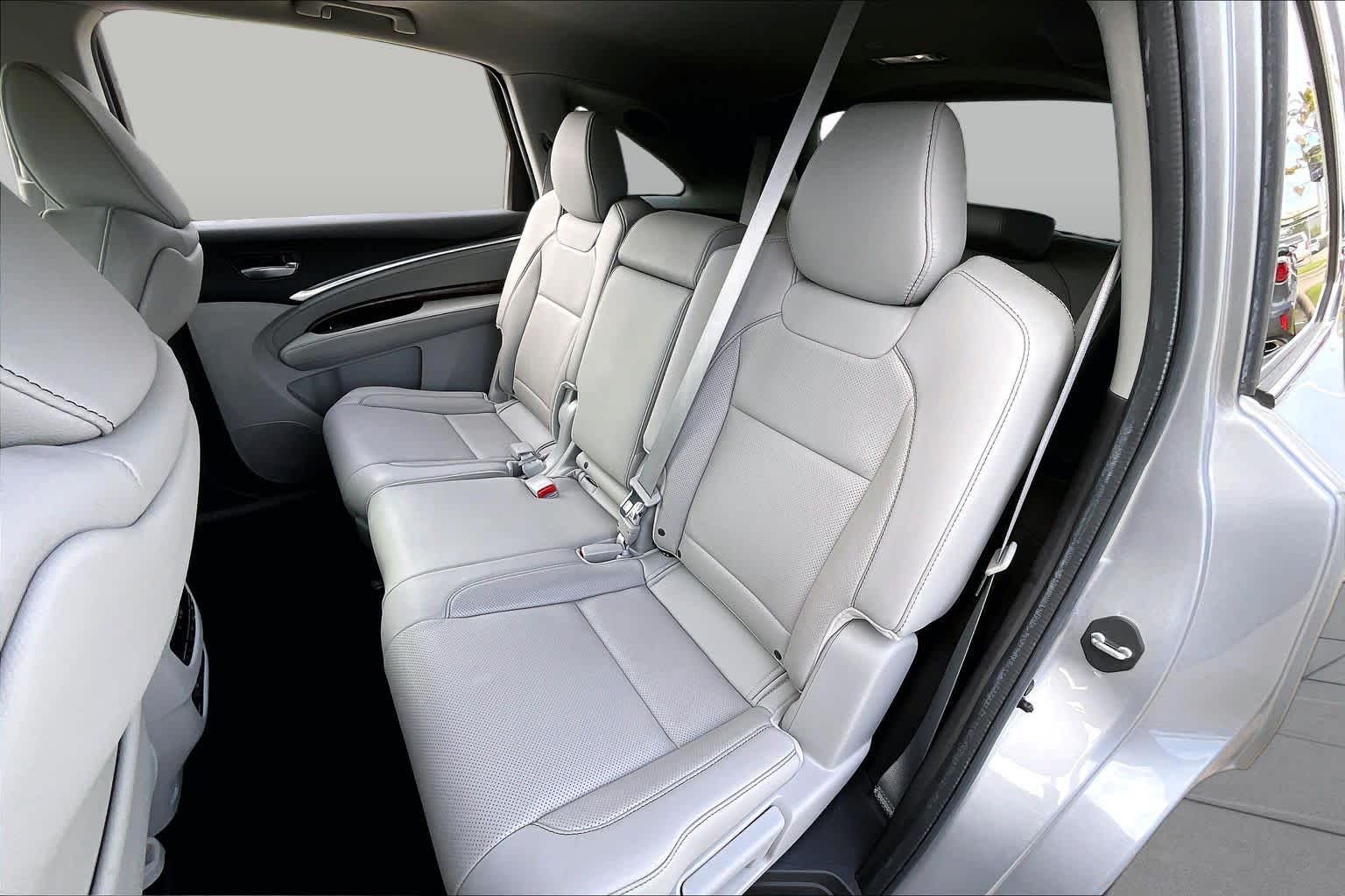 2020 Acura MDX photo 18 of 34