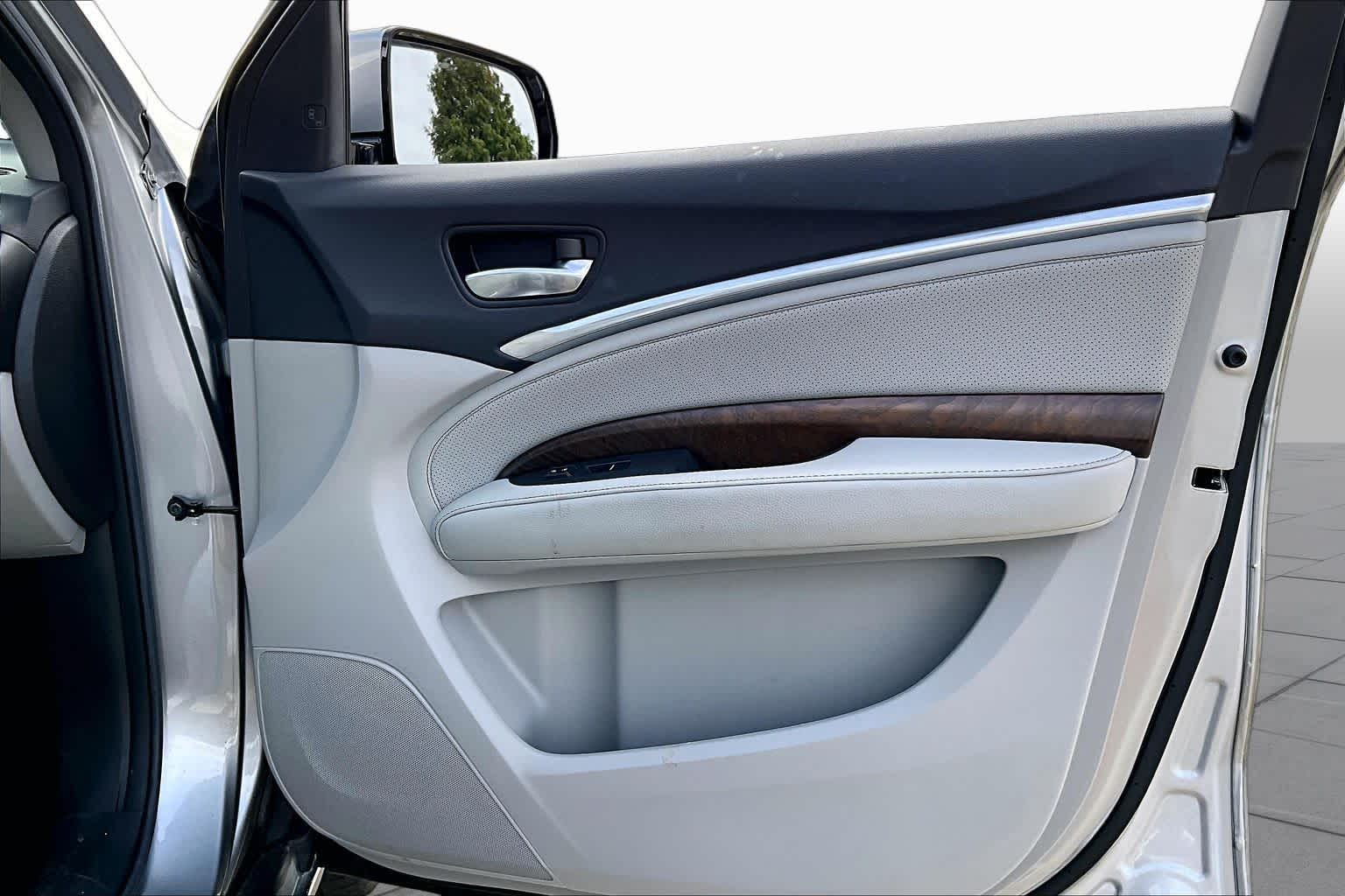 2020 Acura MDX photo 20 of 34