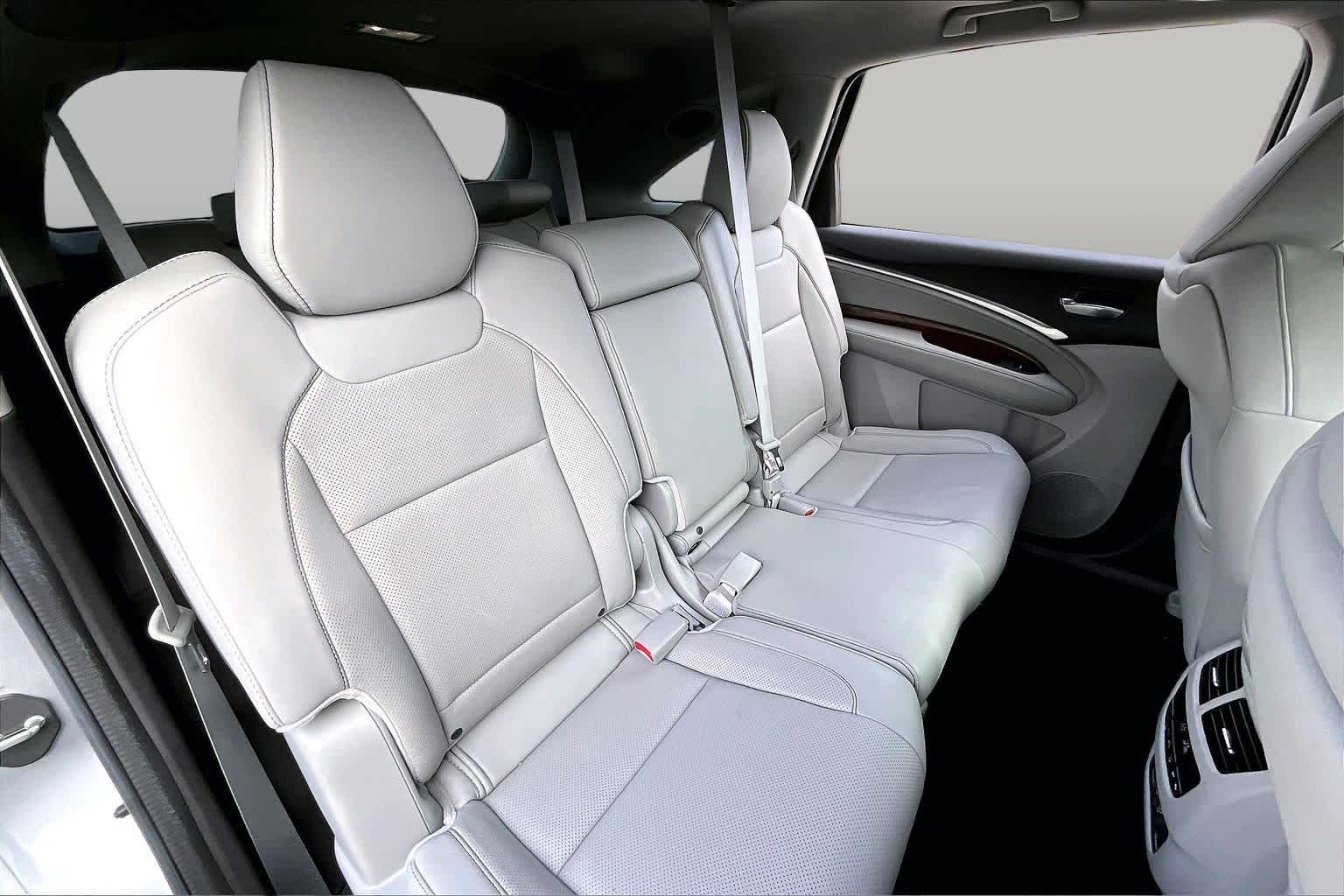 2020 Acura MDX photo 17 of 34