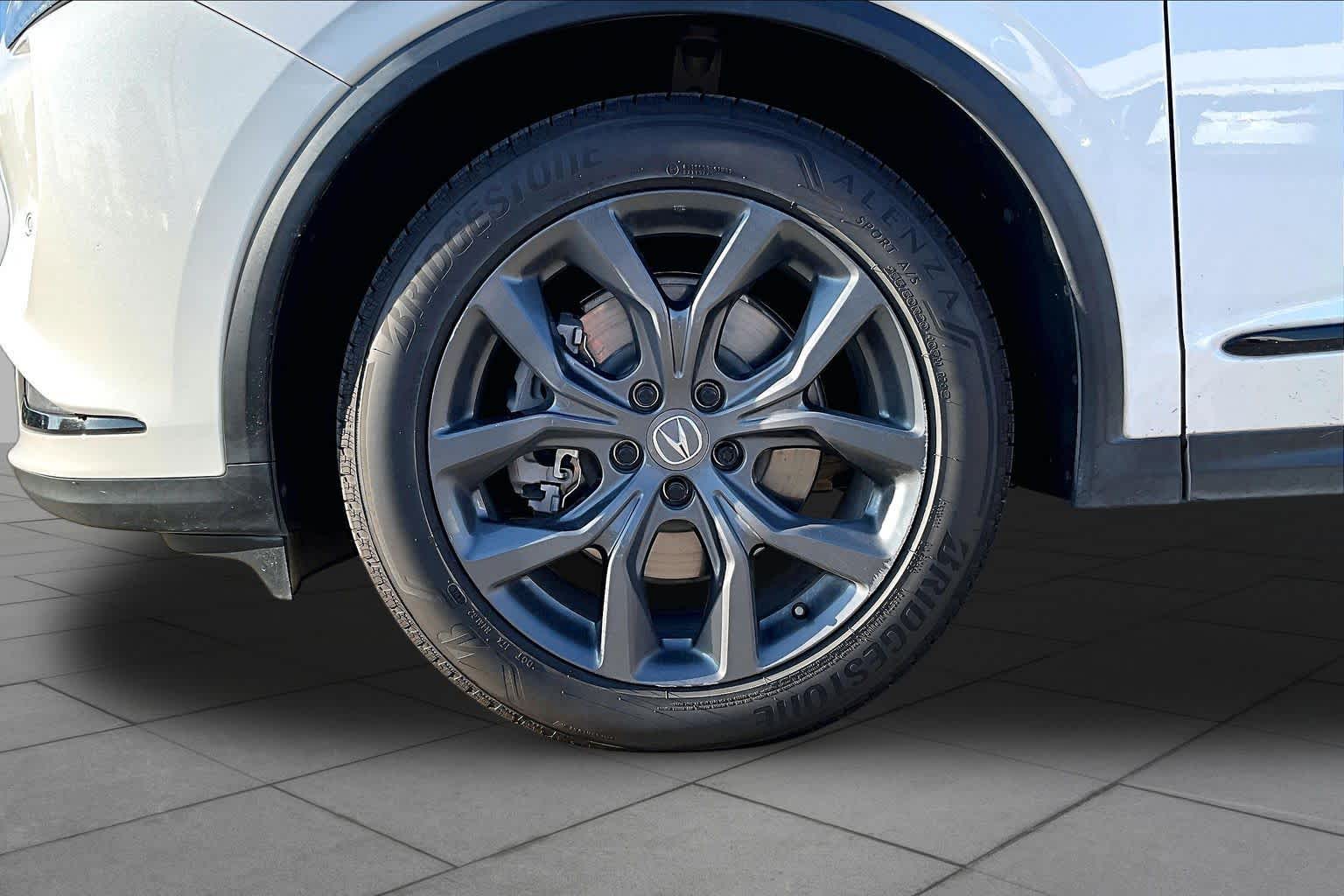 2022 Acura MDX photo 10 of 35