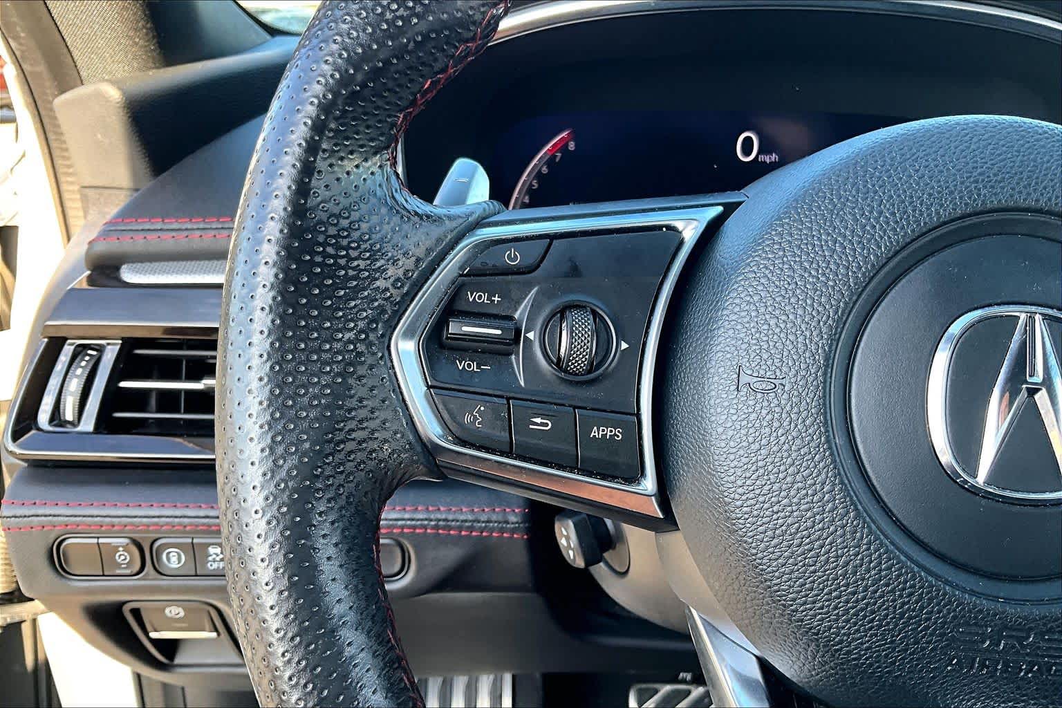 2022 Acura MDX photo 22 of 35