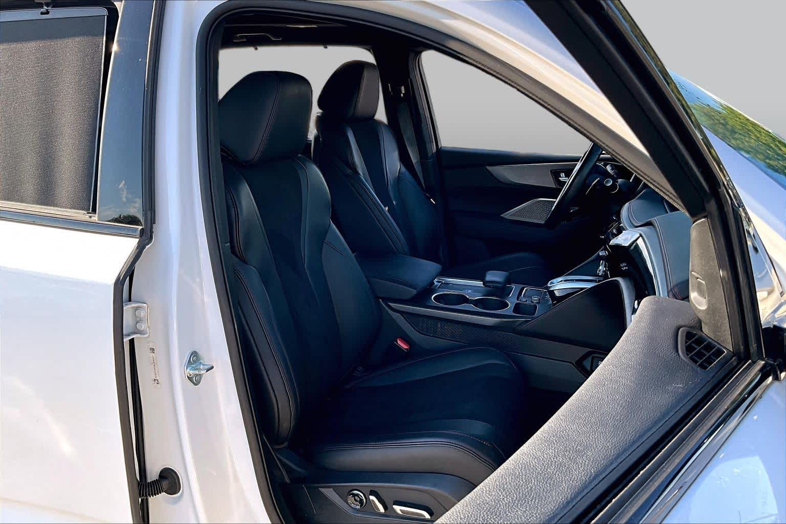 2022 Acura MDX photo 8 of 35