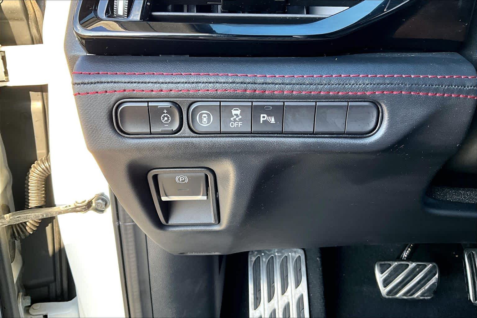 2022 Acura MDX photo 34 of 35