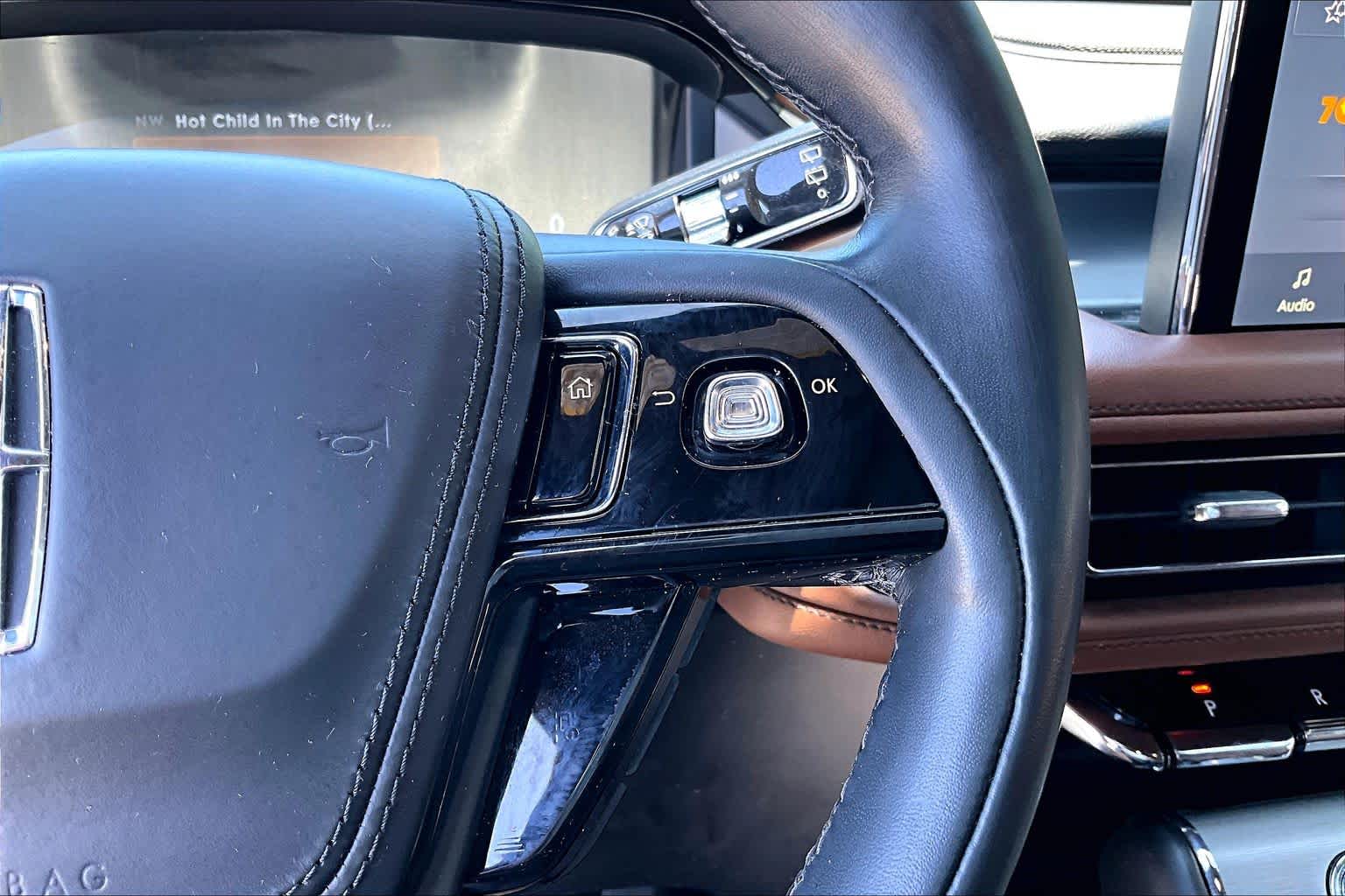2023 Lincoln Aviator Reserve Silver Radiance Metallic Clearcoat at AutoNation USA Houston