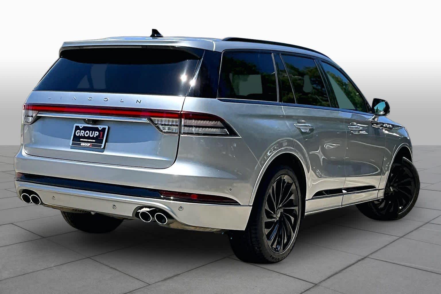 2023 Lincoln Aviator Reserve Silver Radiance Metallic Clearcoat at AutoNation USA Houston