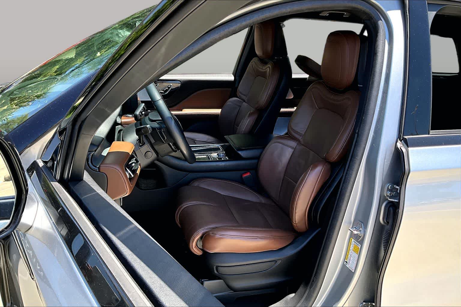 2023 Lincoln Aviator Reserve Silver Radiance Metallic Clearcoat at AutoNation USA Houston