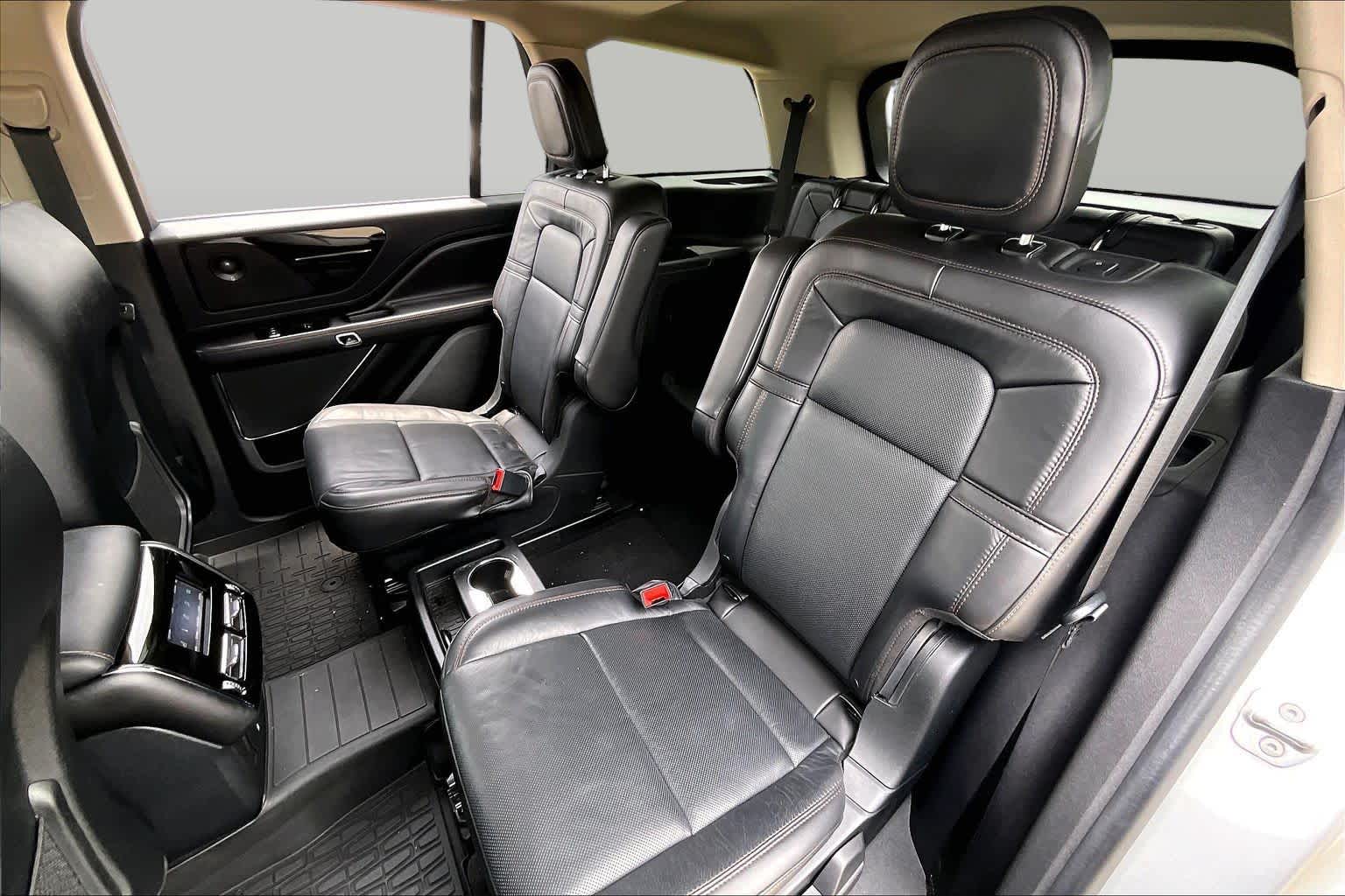 2022 Lincoln Aviator Reserve Silver Radiance Metallic Clearcoat at Baytown Ford