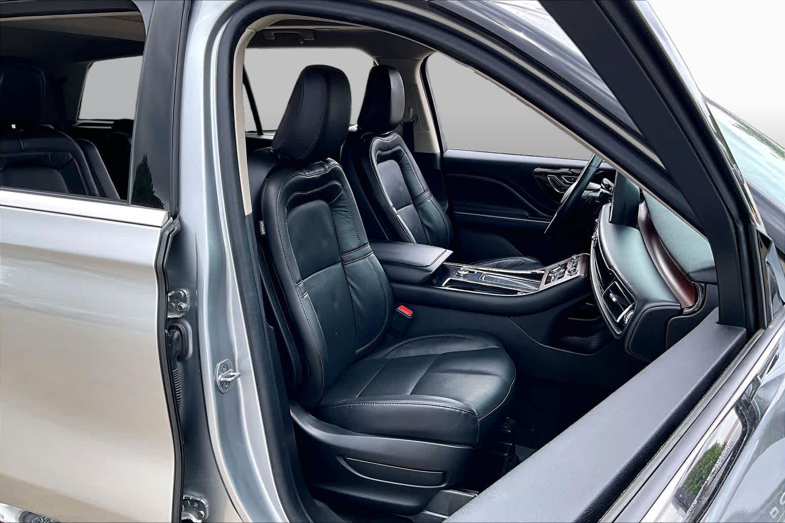 2022 Lincoln Aviator Reserve Silver Radiance Metallic Clearcoat at Baytown Ford