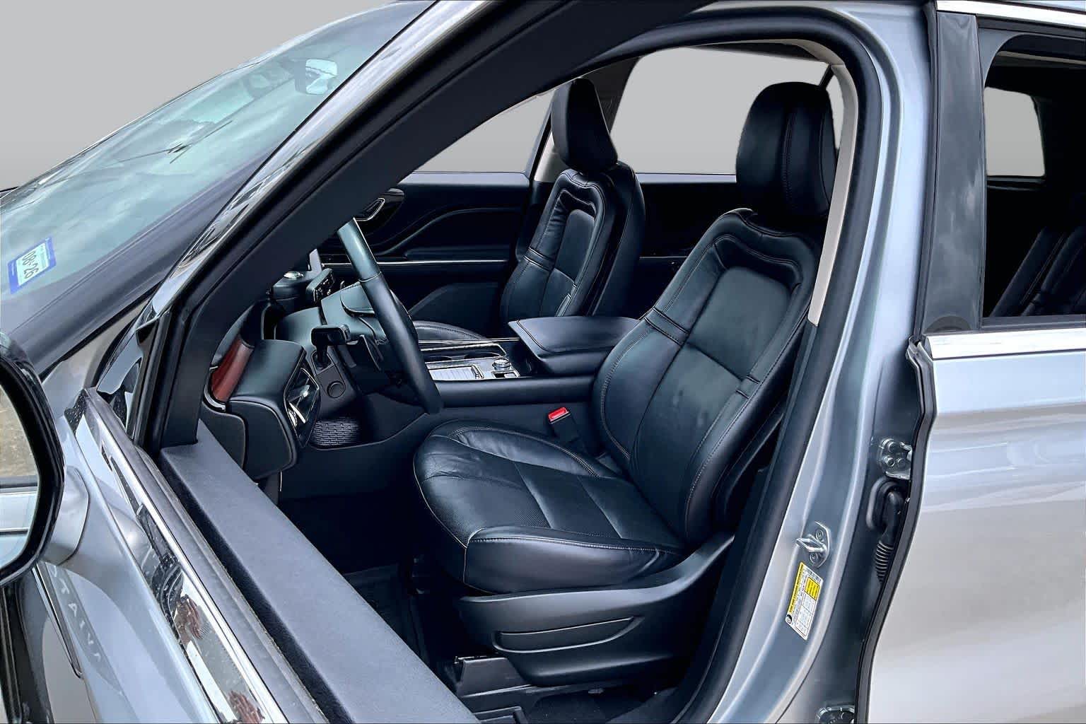 2022 Lincoln Aviator Reserve Silver Radiance Metallic Clearcoat at Baytown Ford