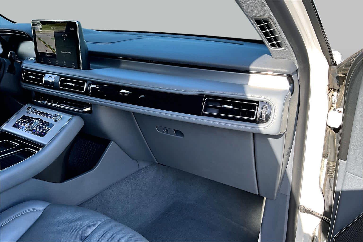 2020 Lincoln Aviator Reserve Pristine White Metallic Tri-Coat at Mercedes-Benz of Houston North