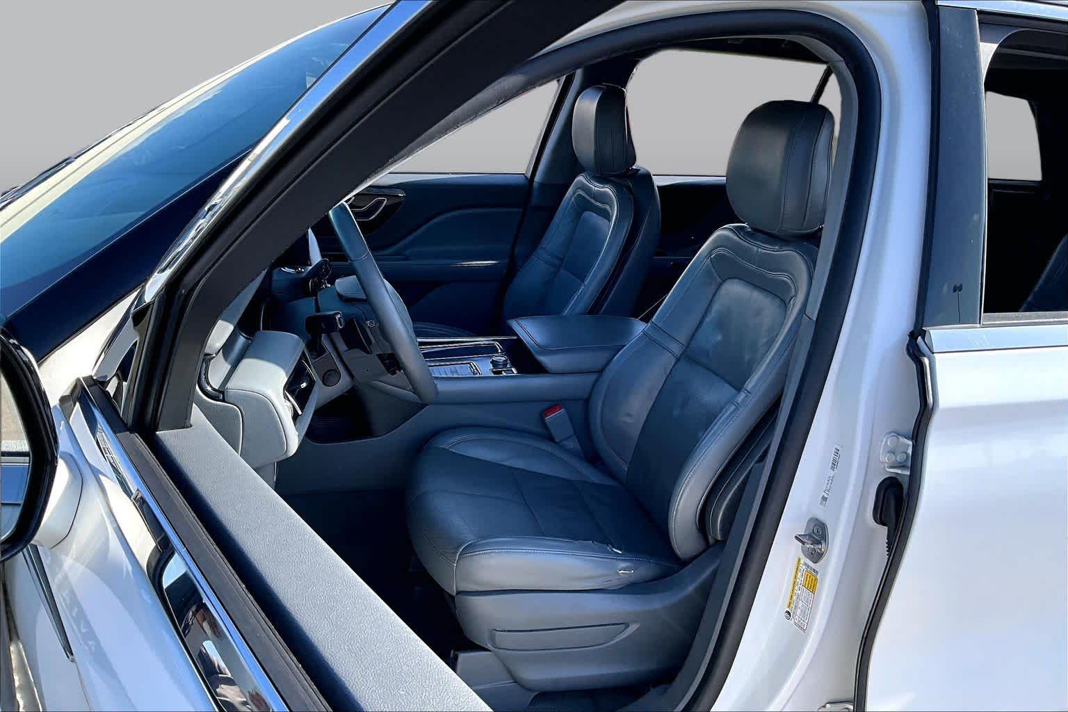 2020 Lincoln Aviator Reserve Pristine White Metallic Tri-Coat at Mercedes-Benz of Houston North