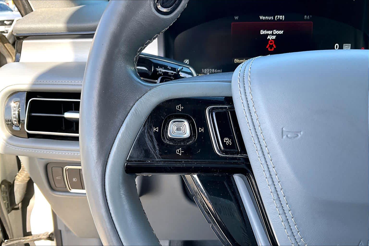 2020 Lincoln Aviator Reserve Pristine White Metallic Tri-Coat at Mercedes-Benz of Houston North