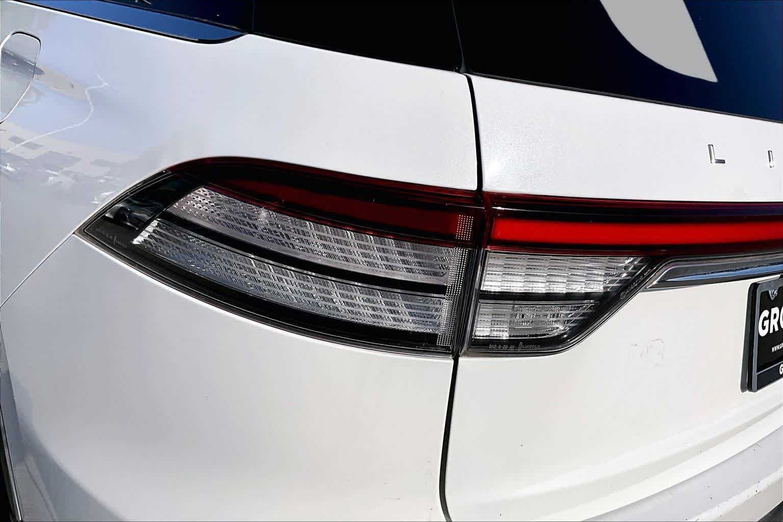 2020 Lincoln Aviator Reserve Pristine White Metallic Tri-Coat at Mercedes-Benz of Houston North