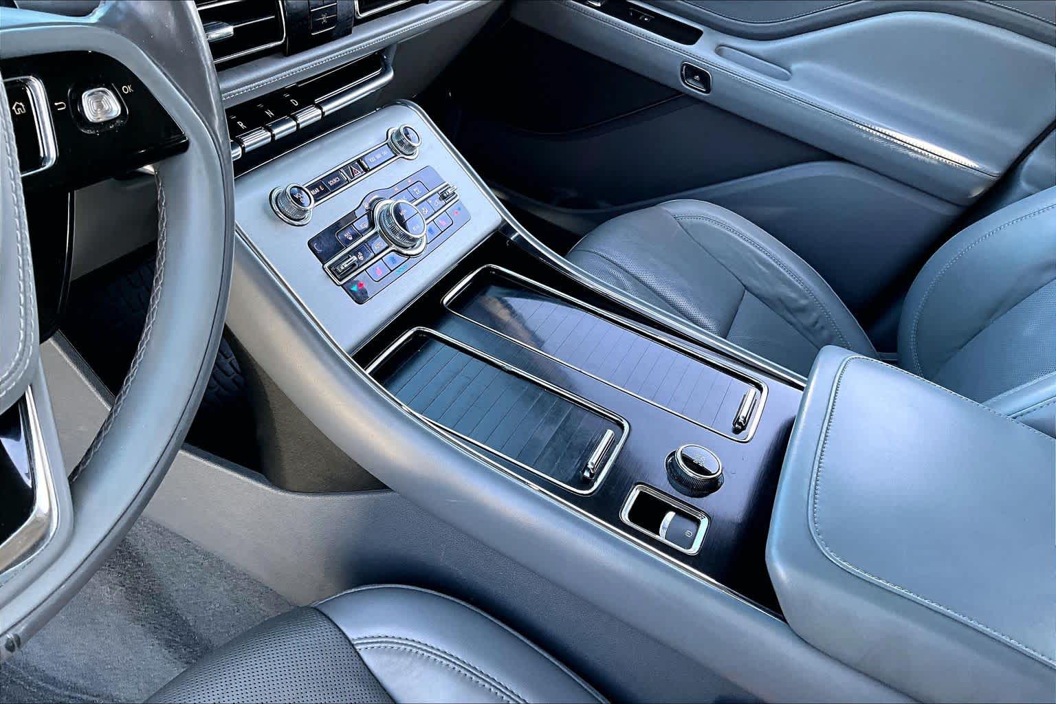 2020 Lincoln Aviator Reserve Pristine White Metallic Tri-Coat at Mercedes-Benz of Houston North