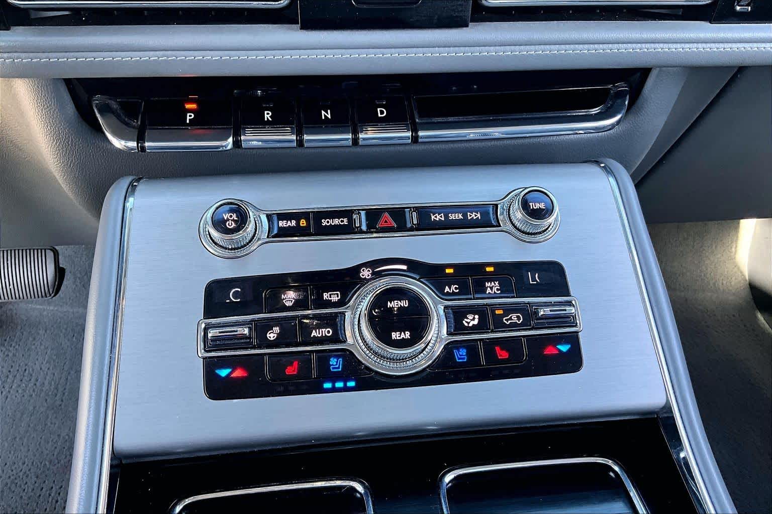 2020 Lincoln Aviator Reserve Pristine White Metallic Tri-Coat at Mercedes-Benz of Houston North