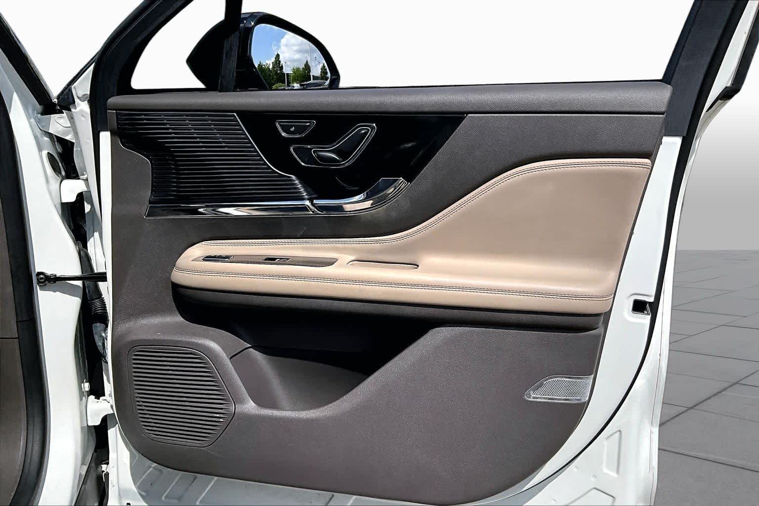 2022 Lincoln Corsair Standard Pristine White Metallic Tri-Coat at Mercedes-Benz of Houston North