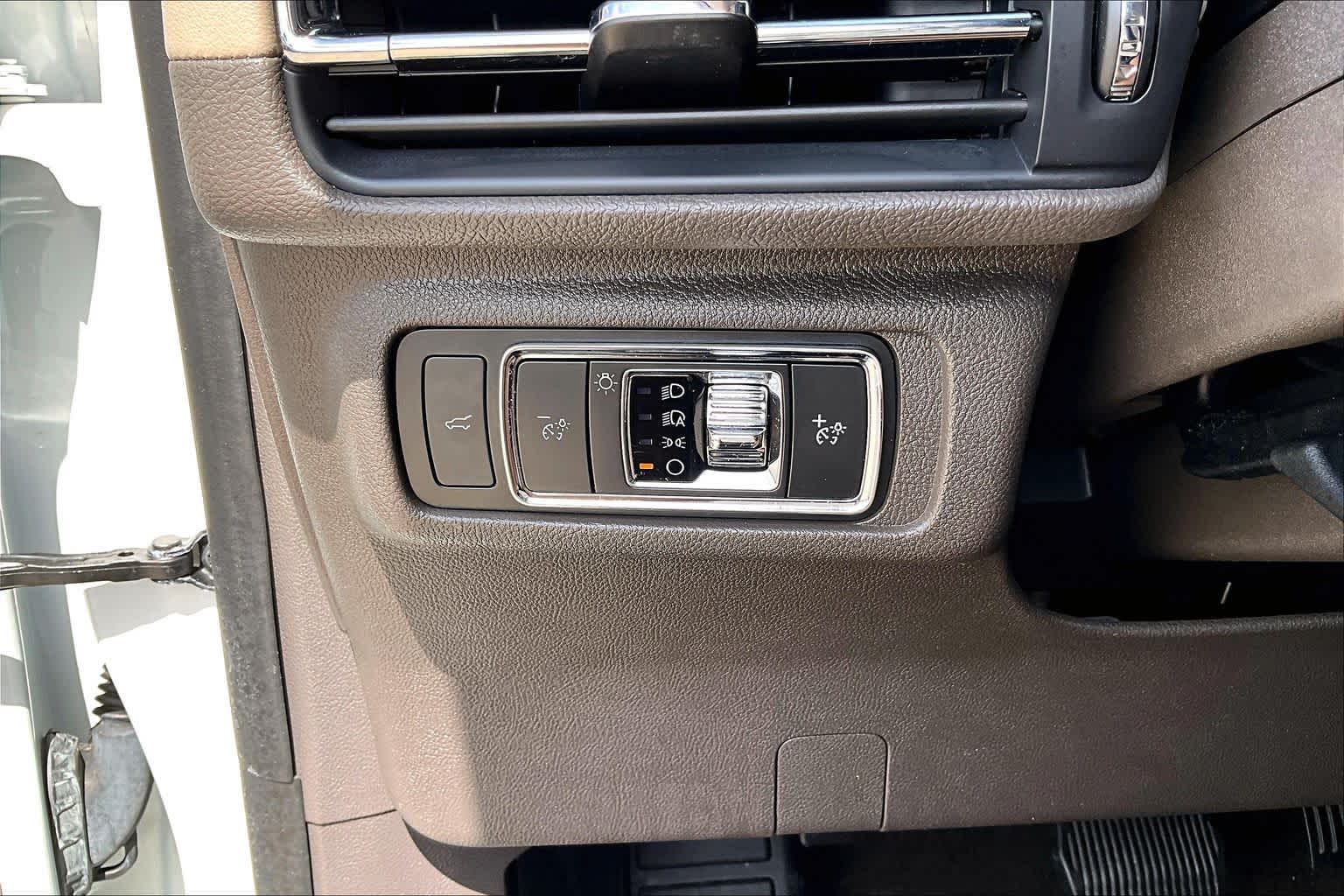 2022 Lincoln Corsair Standard Pristine White Metallic Tri-Coat at Mercedes-Benz of Houston North
