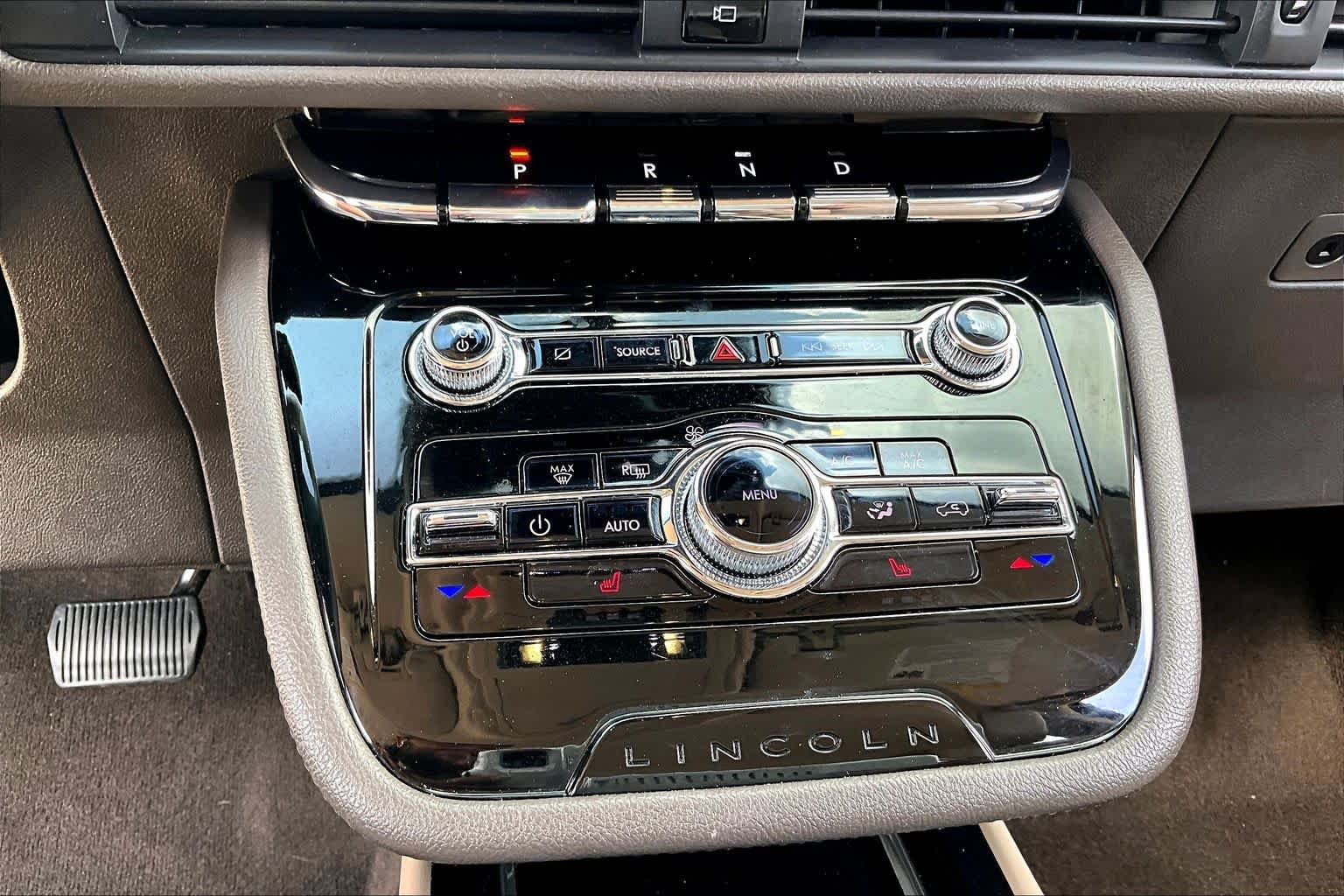 2022 Lincoln Corsair Standard Pristine White Metallic Tri-Coat at Mercedes-Benz of Houston North