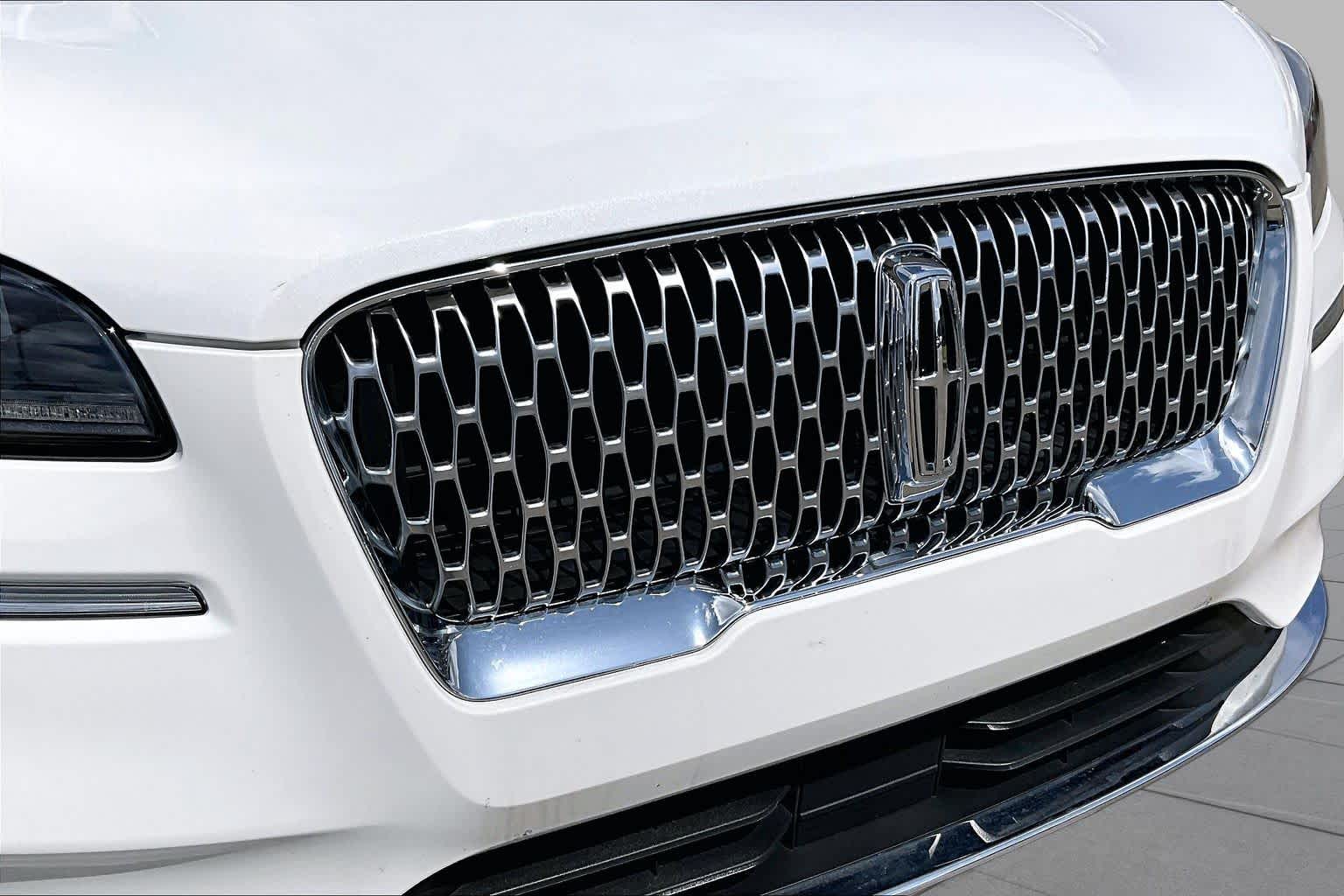 2022 Lincoln Corsair Standard Pristine White Metallic Tri-Coat at Mercedes-Benz of Houston North