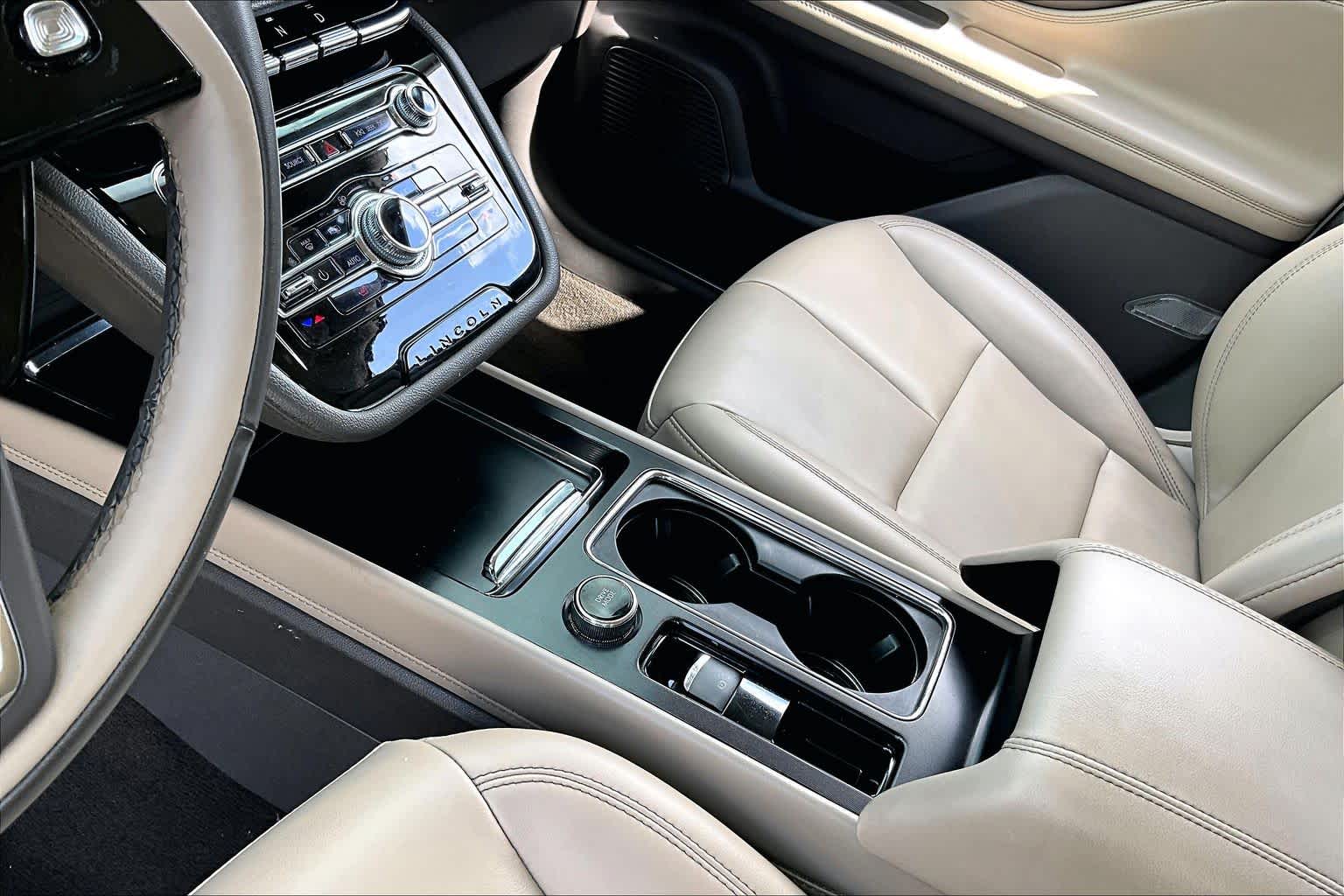 2022 Lincoln Corsair Standard Pristine White Metallic Tri-Coat at Mercedes-Benz of Houston North