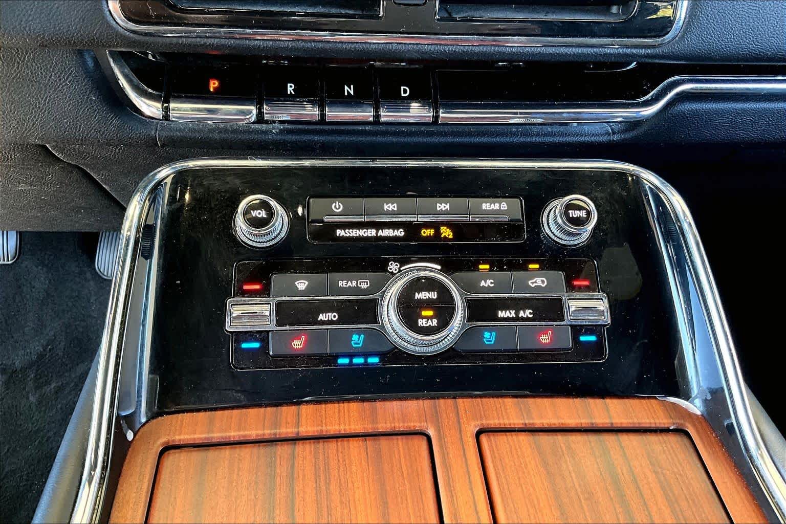 2018 Lincoln Navigator photo 32 of 34