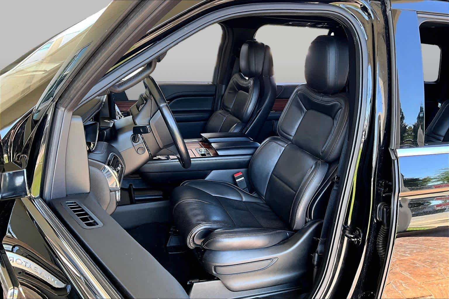 2018 Lincoln Navigator photo 7 of 34