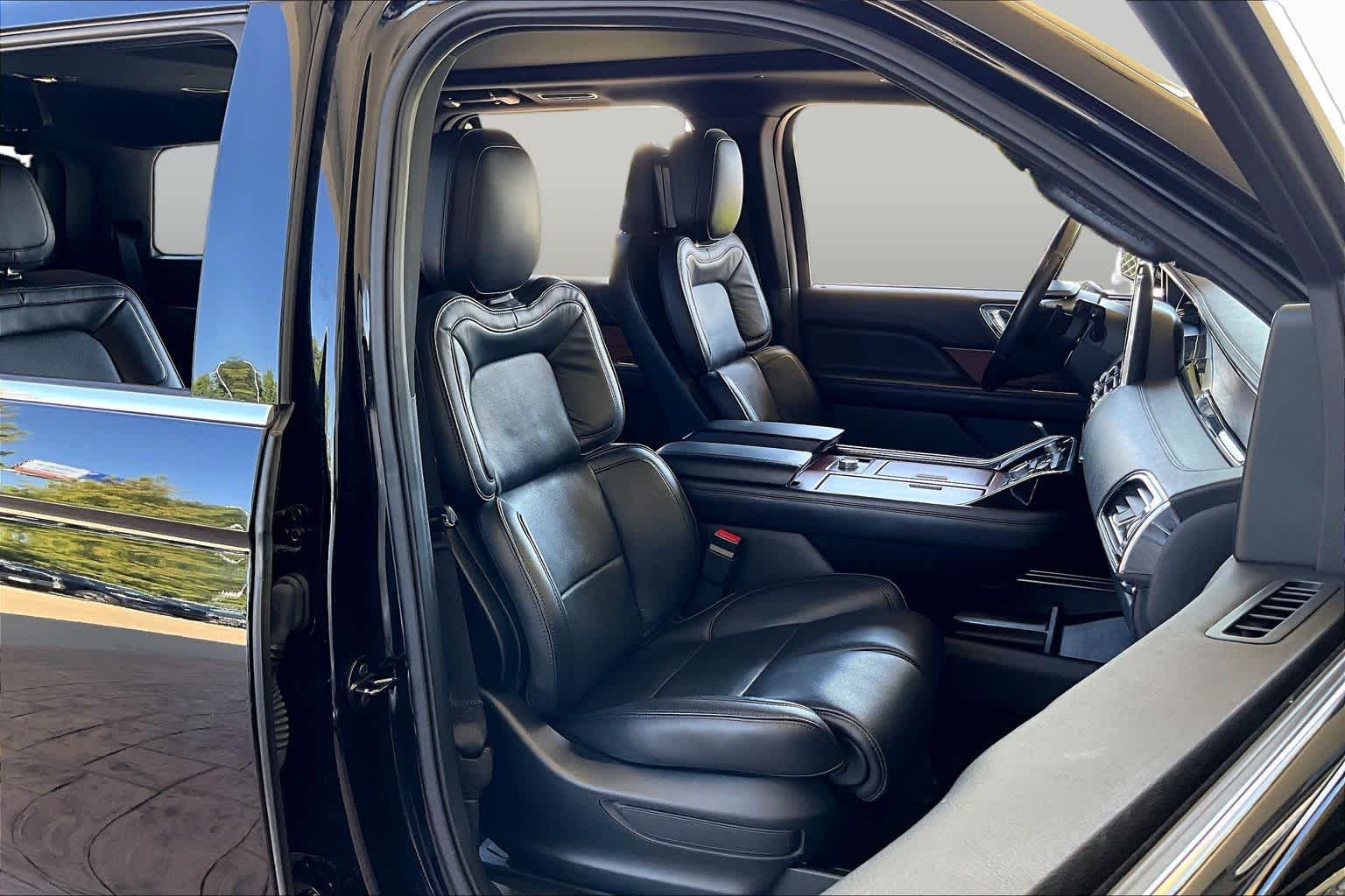 2018 Lincoln Navigator photo 8 of 34