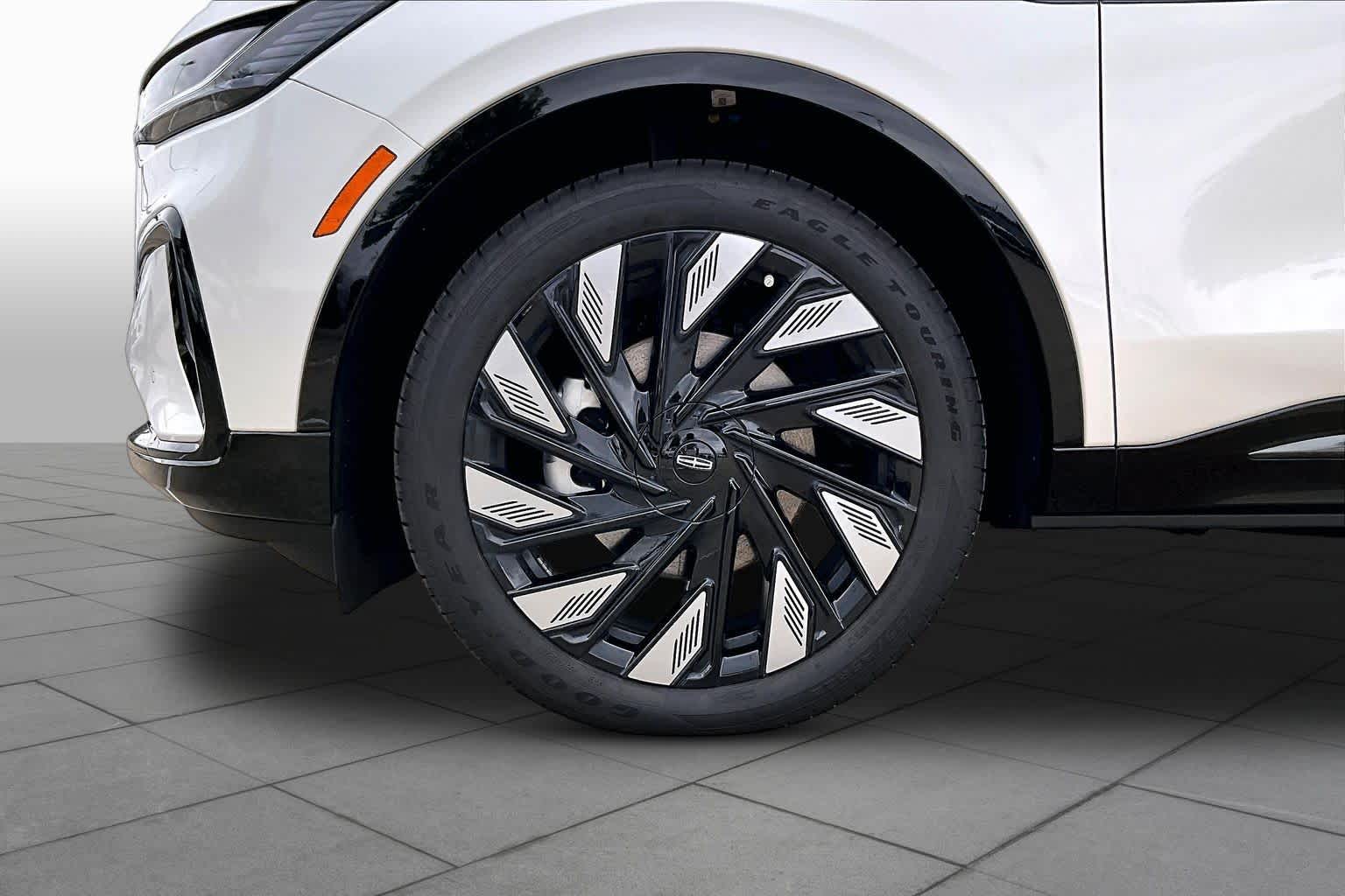 2025 Lincoln Nautilus Reserve White Platinum Metallic Tri-Coat at AutoNation USA Houston