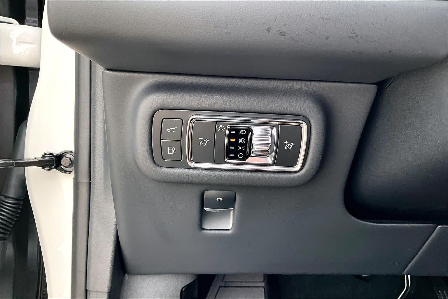 2025 Lincoln Nautilus Reserve White Platinum Metallic Tri-Coat at AutoNation USA Houston