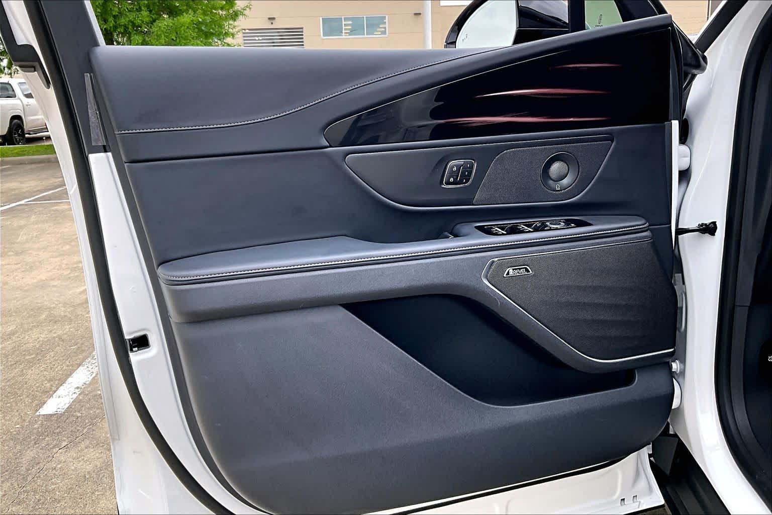 2025 Lincoln Nautilus Reserve White Platinum Metallic Tri-Coat at AutoNation USA Houston